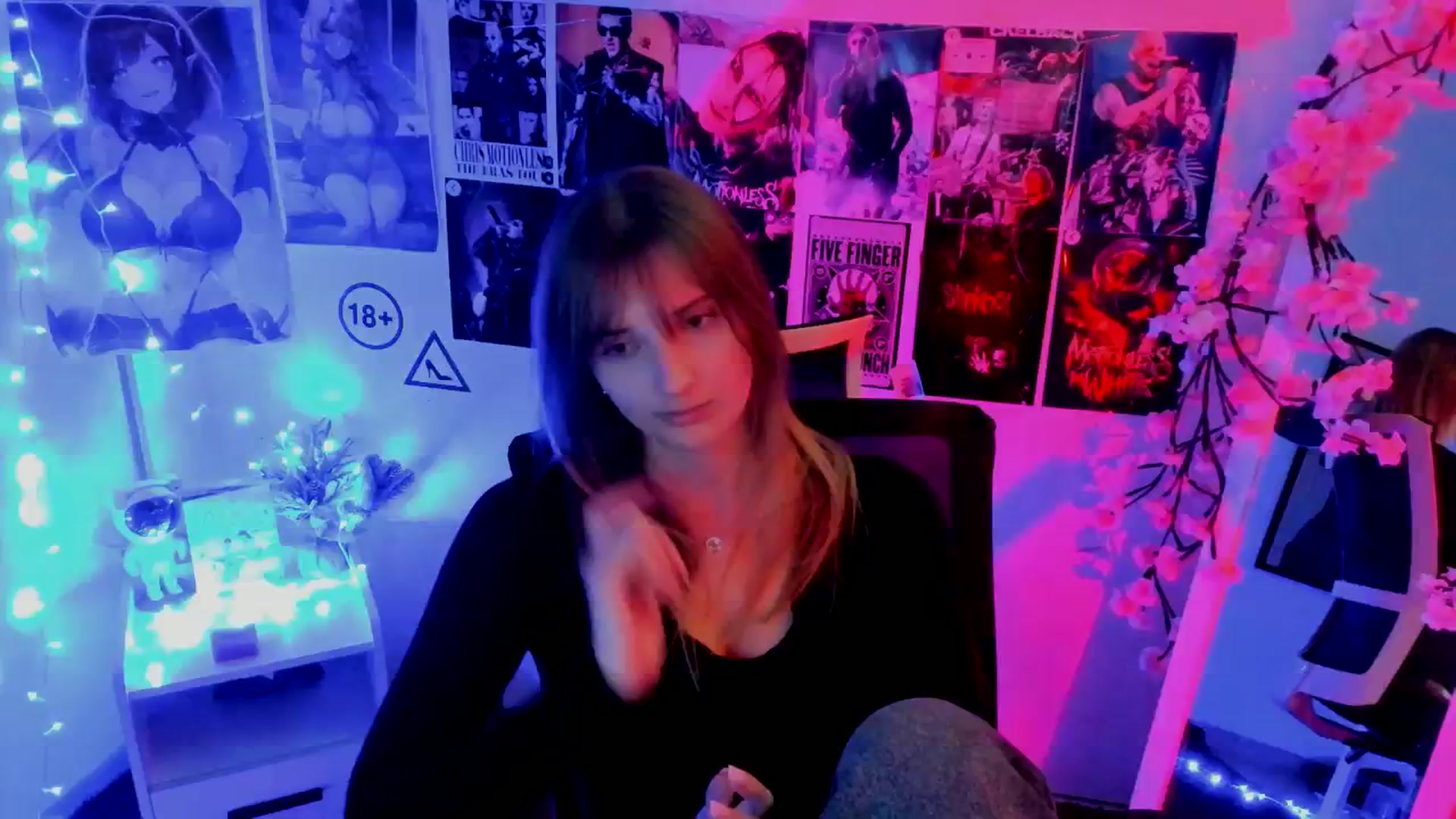 Gallery image thumbnail from Lisa_Star_'s myfreecams stream on, 11/19/2025, 18:16 image 7 of 20