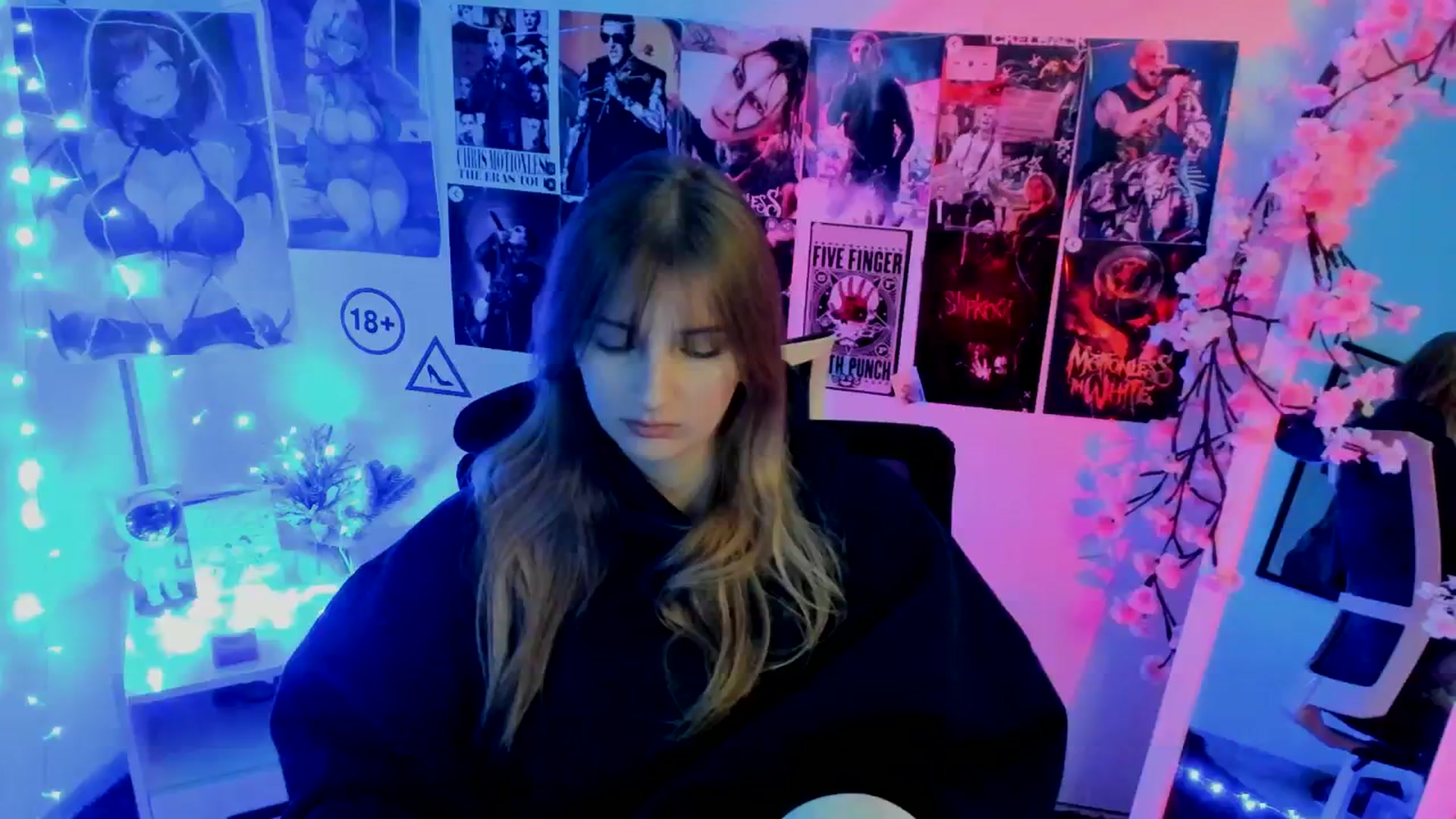 Gallery image thumbnail from Lisa_Star_'s myfreecams stream on, 11/20/2025, 09:19 image 3 of 20