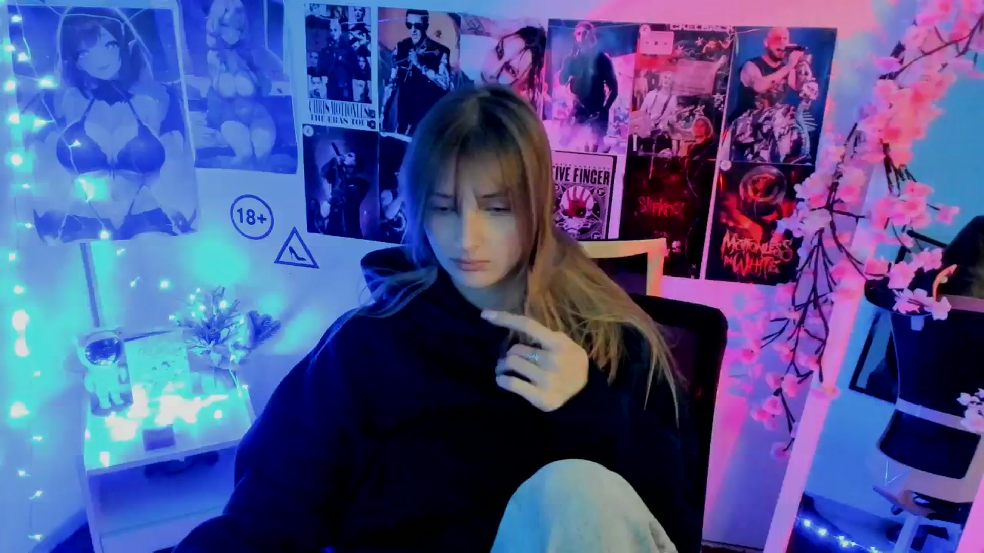 Gallery image thumbnail from Lisa_Star_'s myfreecams stream on, 11/20/2025, 09:19 image 10 of 20