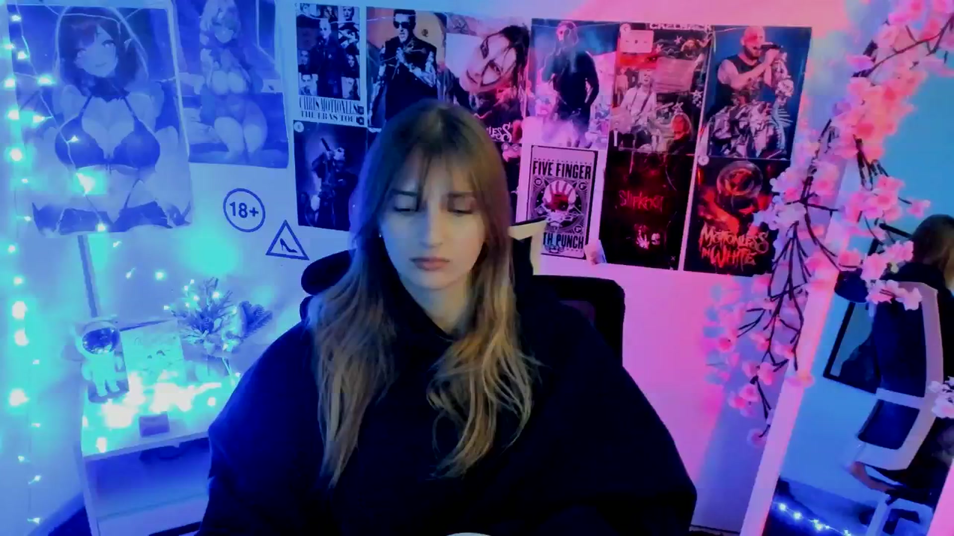 Gallery image thumbnail from Lisa_Star_'s myfreecams stream on, 11/20/2025, 09:19 image 5 of 20