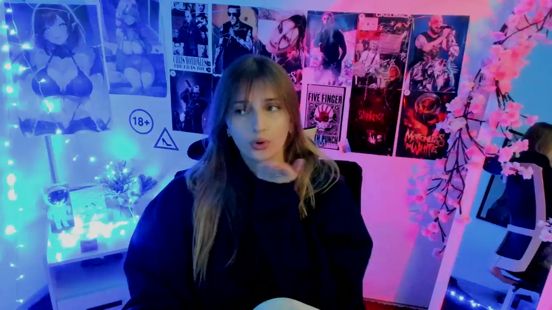 Gallery image thumbnail from Lisa_Star_'s myfreecams stream on, 11/20/2025, 09:19 image 1 of 20