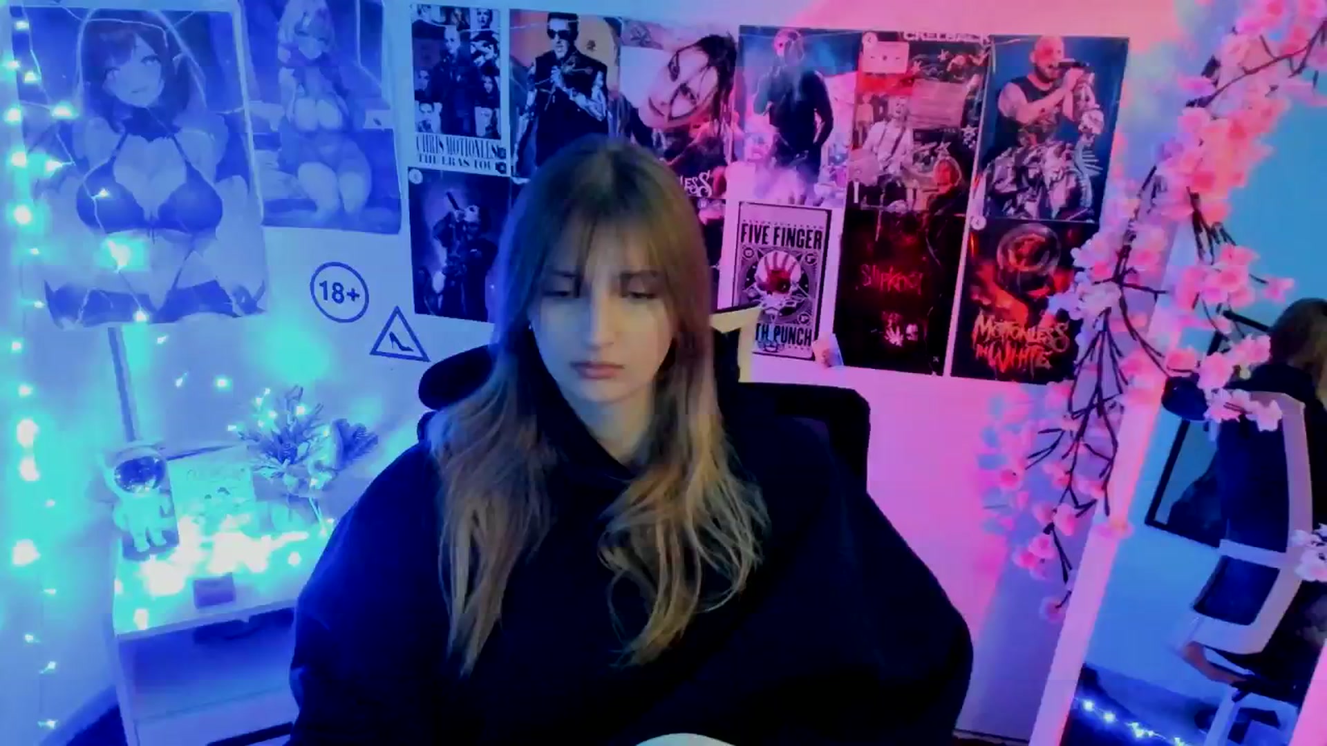 Gallery image thumbnail from Lisa_Star_'s myfreecams stream on, 11/20/2025, 09:19 image 4 of 20