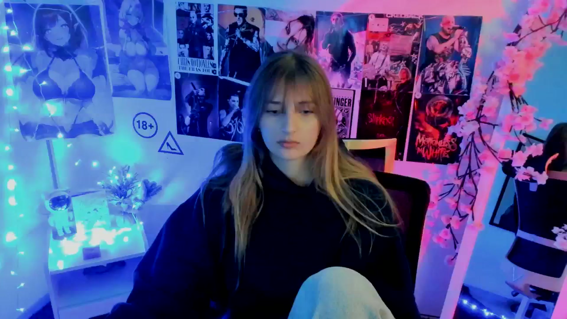 Gallery image thumbnail from Lisa_Star_'s myfreecams stream on, 11/20/2025, 09:19 image 14 of 20