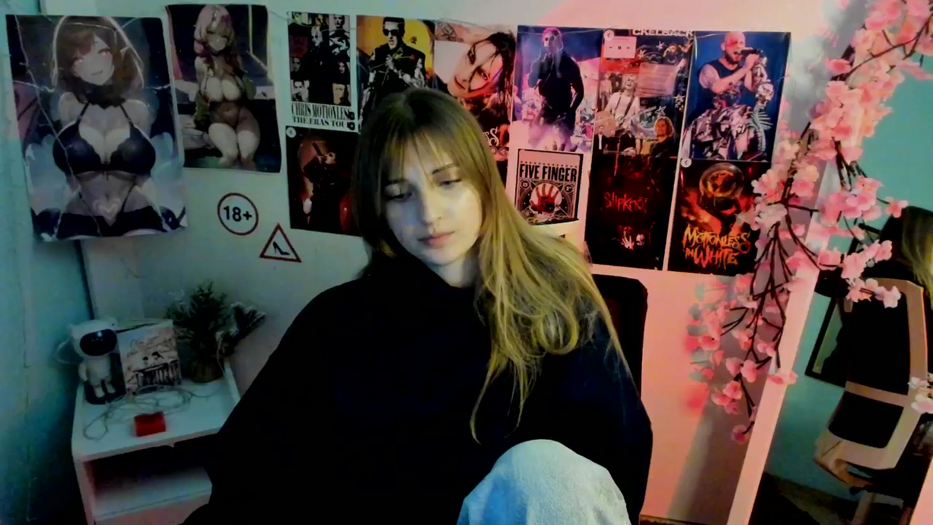 Gallery image thumbnail from Lisa_Star_'s myfreecams stream on, 11/20/2025, 12:12 image 19 of 20