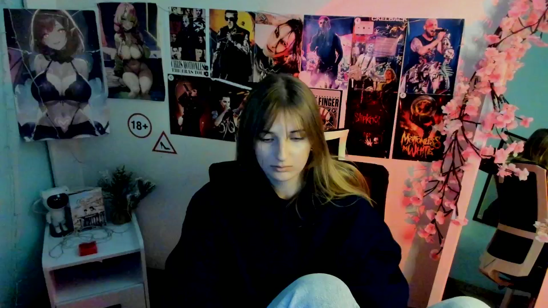 Gallery image thumbnail from Lisa_Star_'s myfreecams stream on, 11/20/2025, 12:12 image 17 of 20