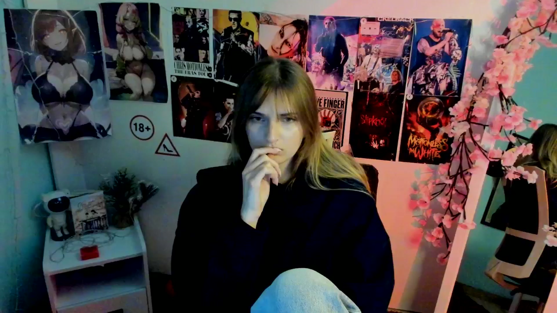 Gallery image thumbnail from Lisa_Star_'s myfreecams stream on, 11/20/2025, 12:12 image 10 of 20