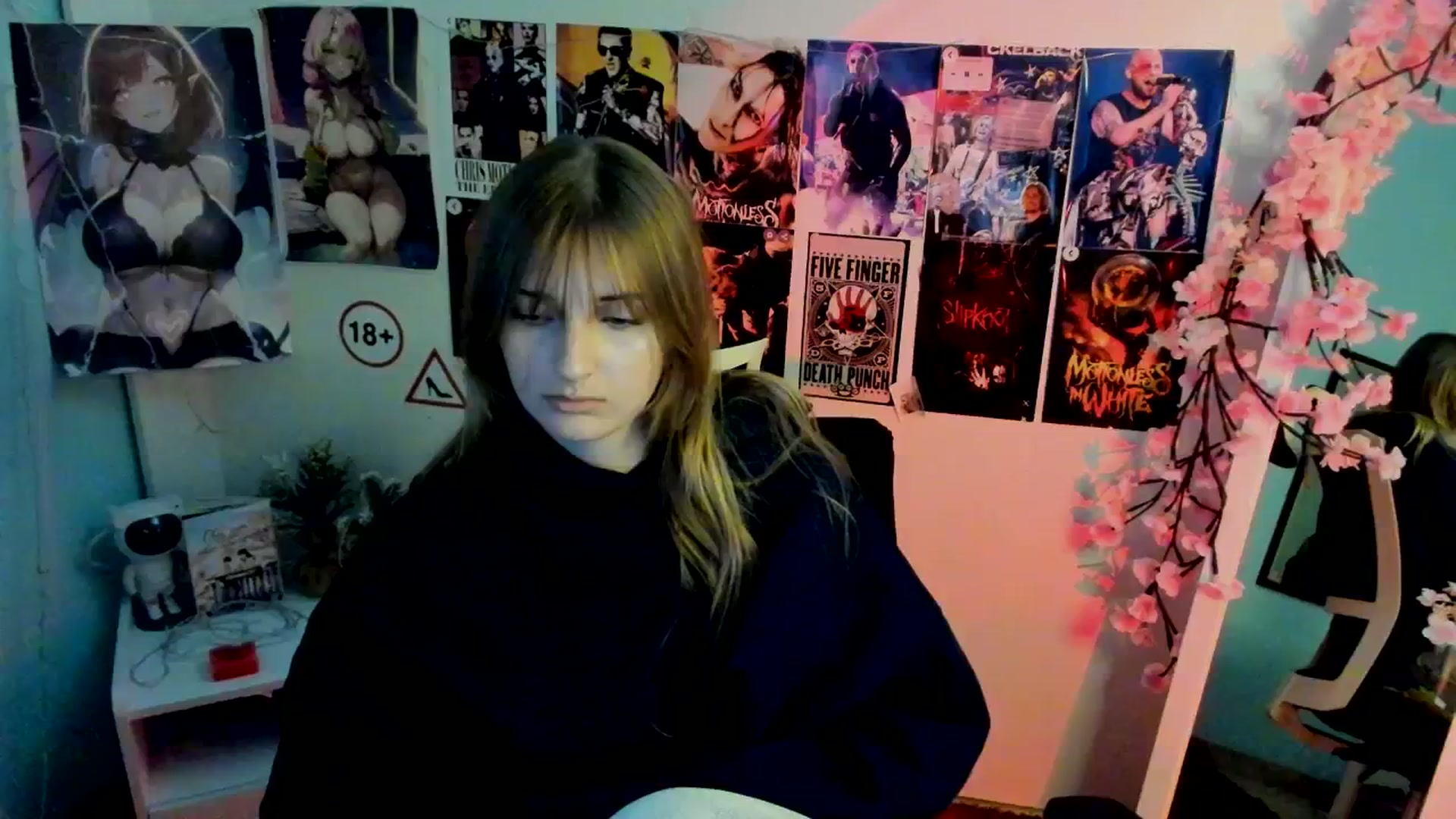 Gallery image thumbnail from Lisa_Star_'s myfreecams stream on, 11/20/2025, 12:12 image 7 of 20