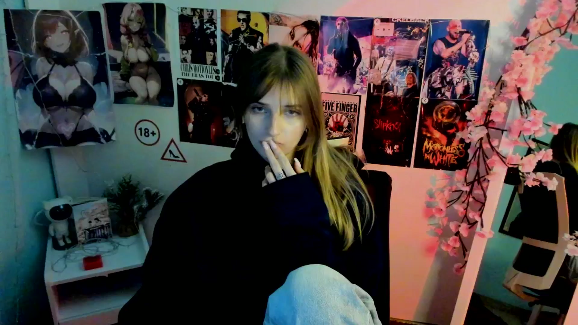 Gallery image thumbnail from Lisa_Star_'s myfreecams stream on, 11/20/2025, 12:12 image 12 of 20
