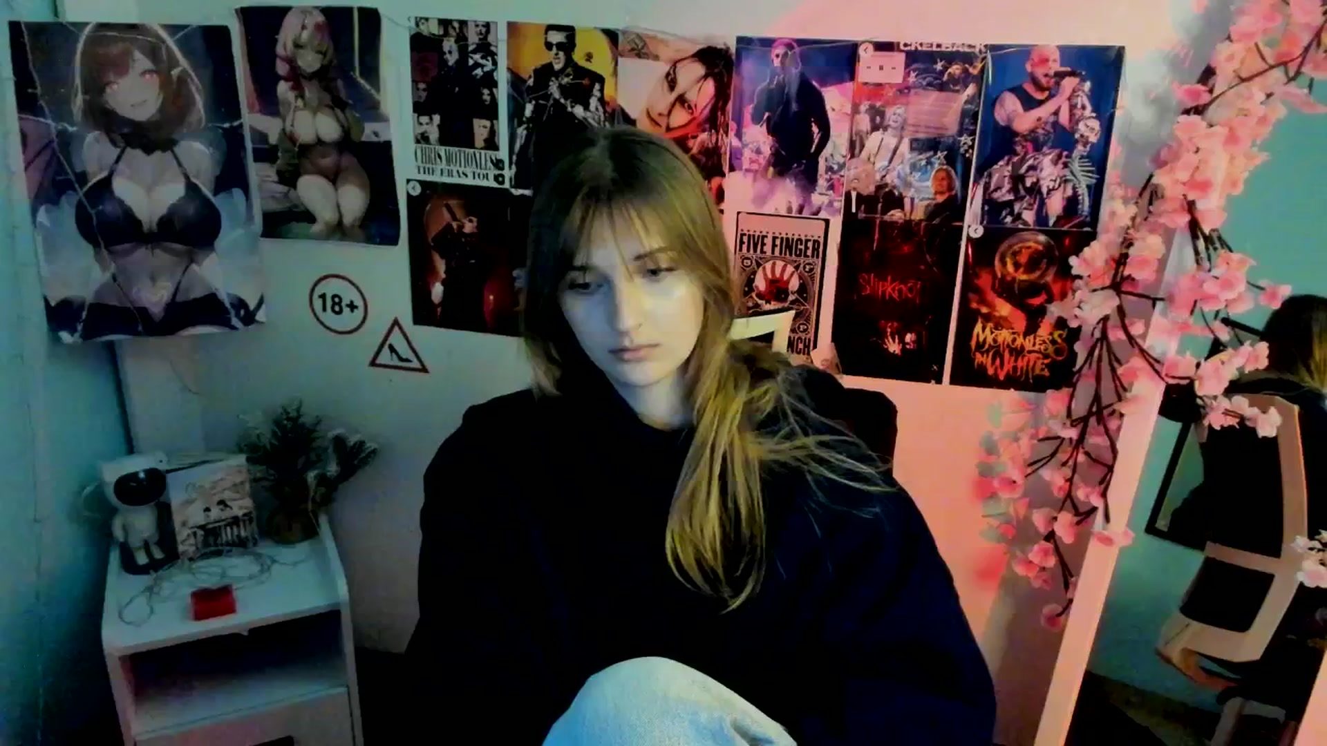 Gallery image thumbnail from Lisa_Star_'s myfreecams stream on, 11/20/2025, 12:12 image 9 of 20