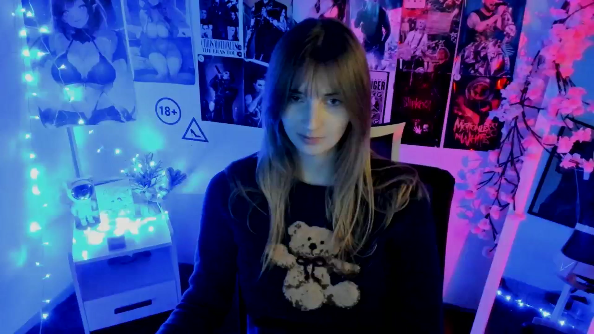 Gallery image thumbnail from Lisa_Star_'s myfreecams stream on, 11/22/2025, 13:41 image 4 of 20