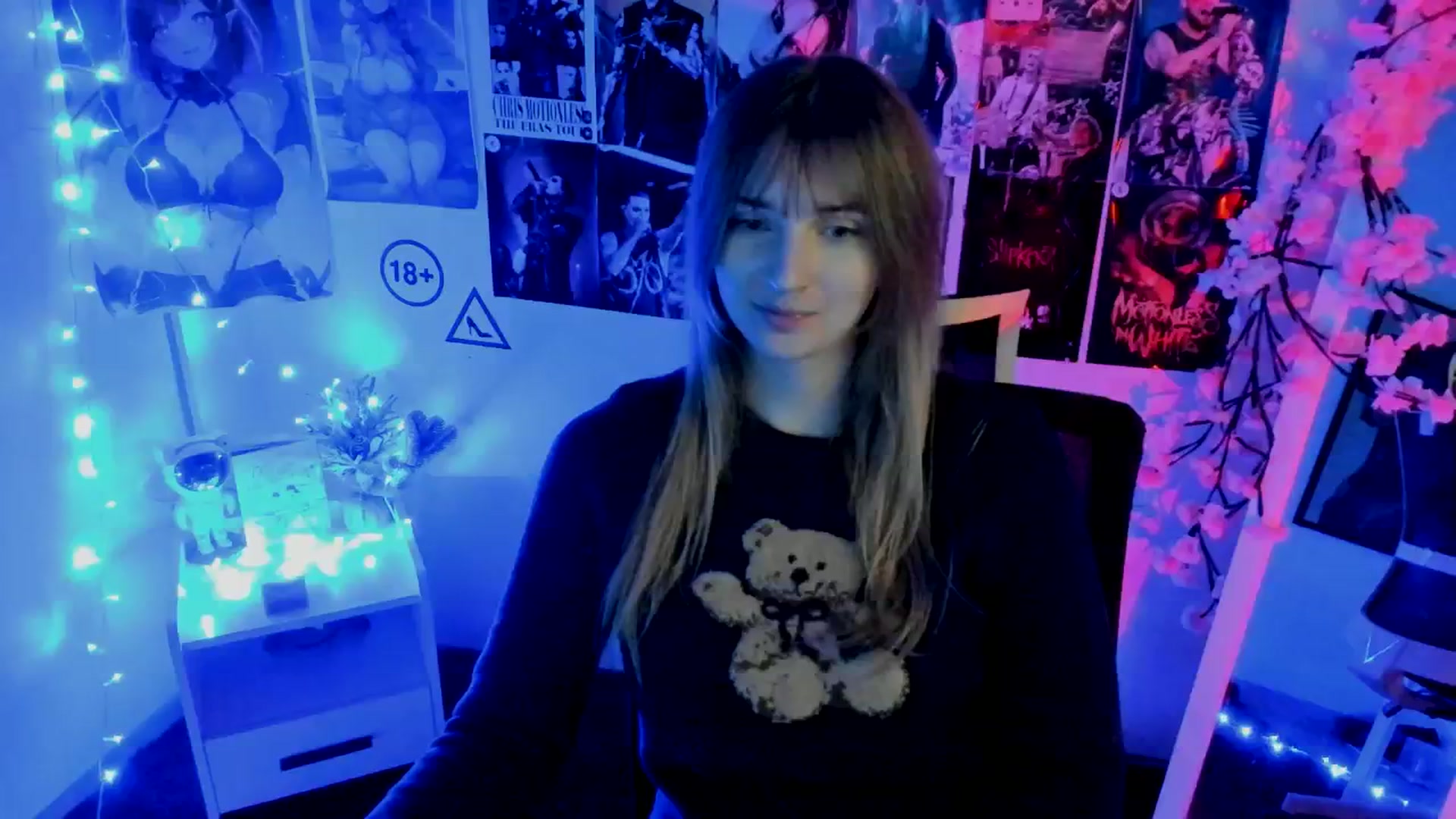 Gallery image thumbnail from Lisa_Star_'s myfreecams stream on, 11/22/2025, 13:41 image 16 of 20