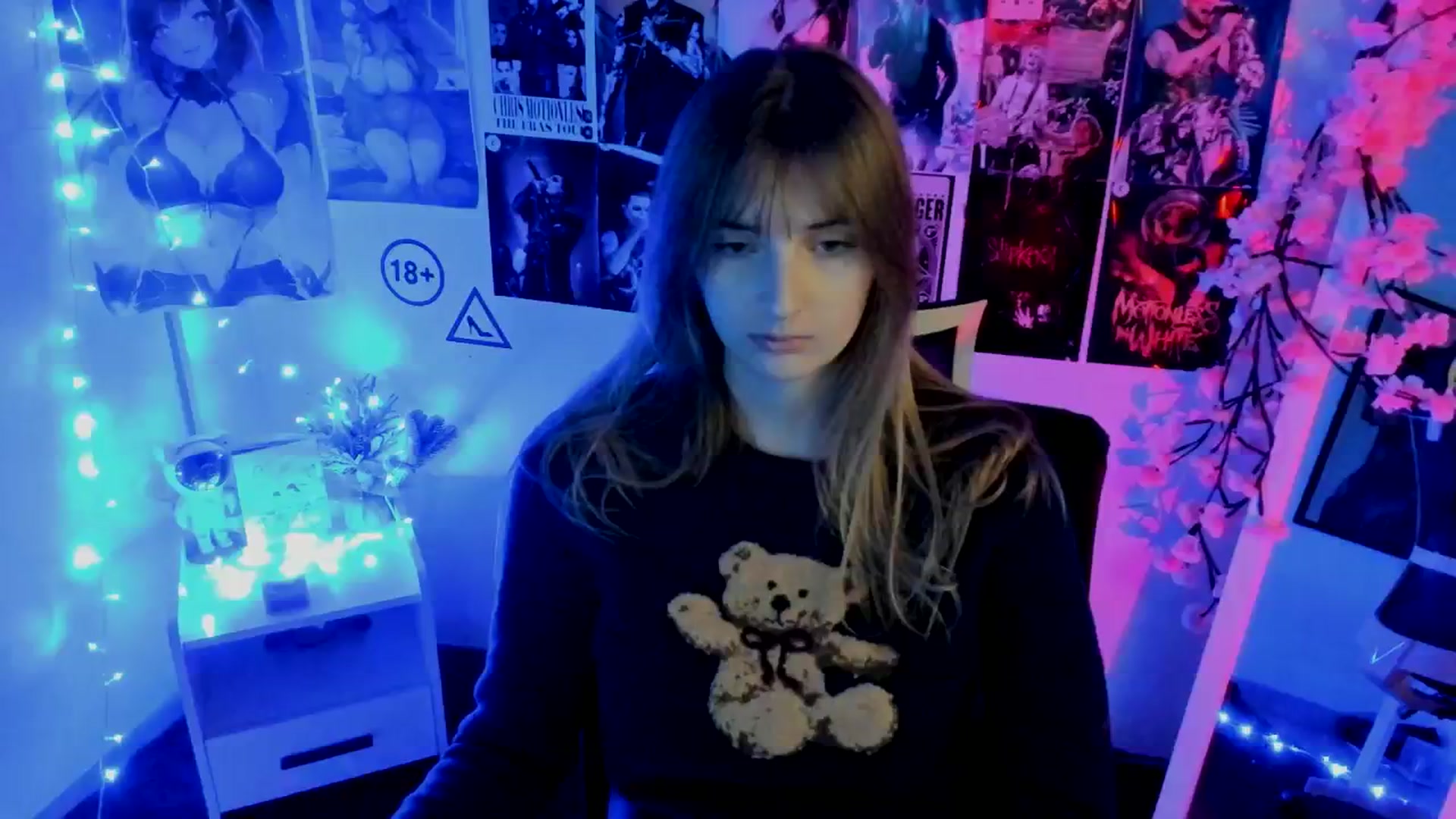 Gallery image thumbnail from Lisa_Star_'s myfreecams stream on, 11/22/2025, 13:41 image 1 of 20
