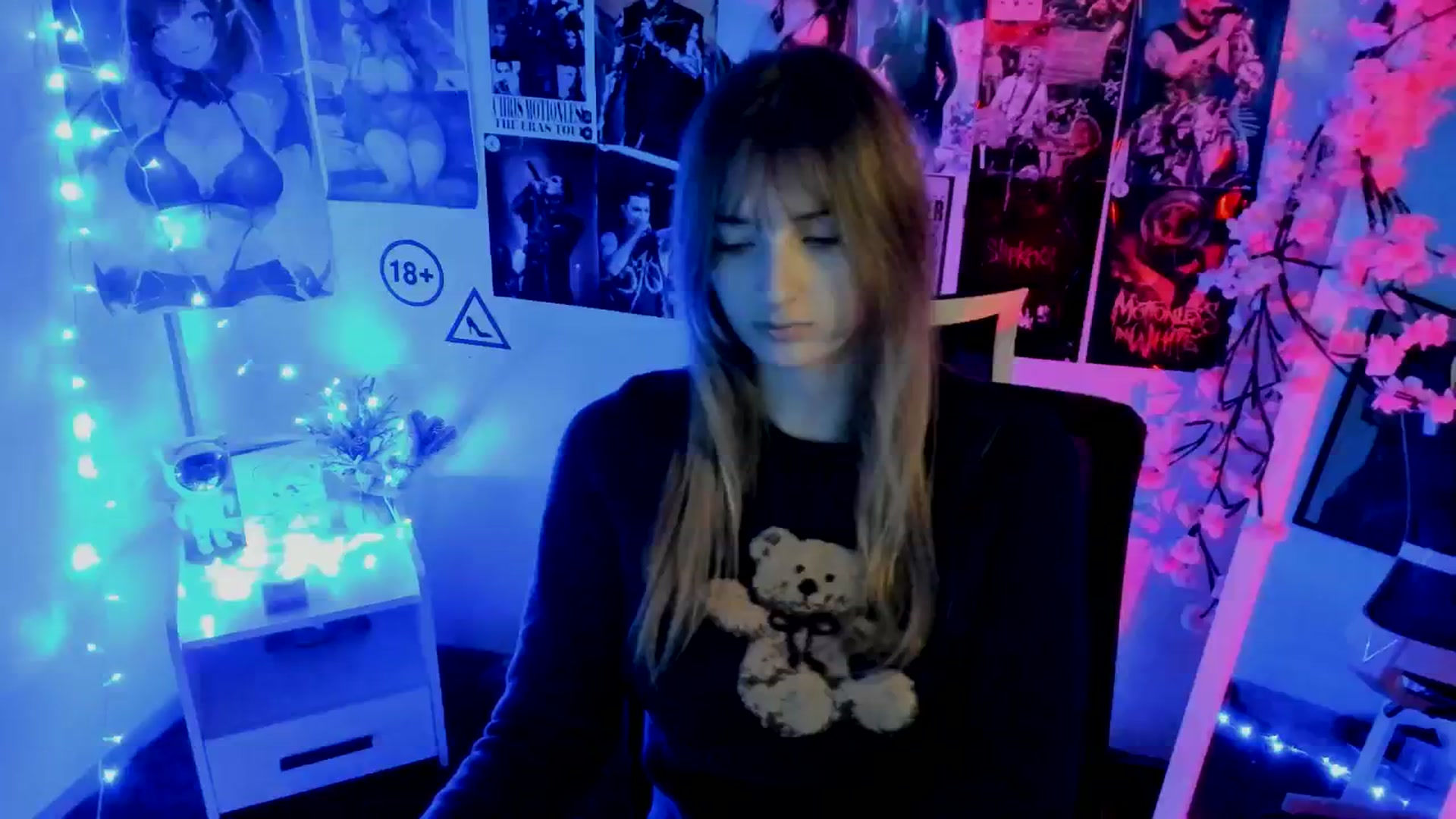 Gallery image thumbnail from Lisa_Star_'s myfreecams stream on, 11/22/2025, 13:41 image 17 of 20