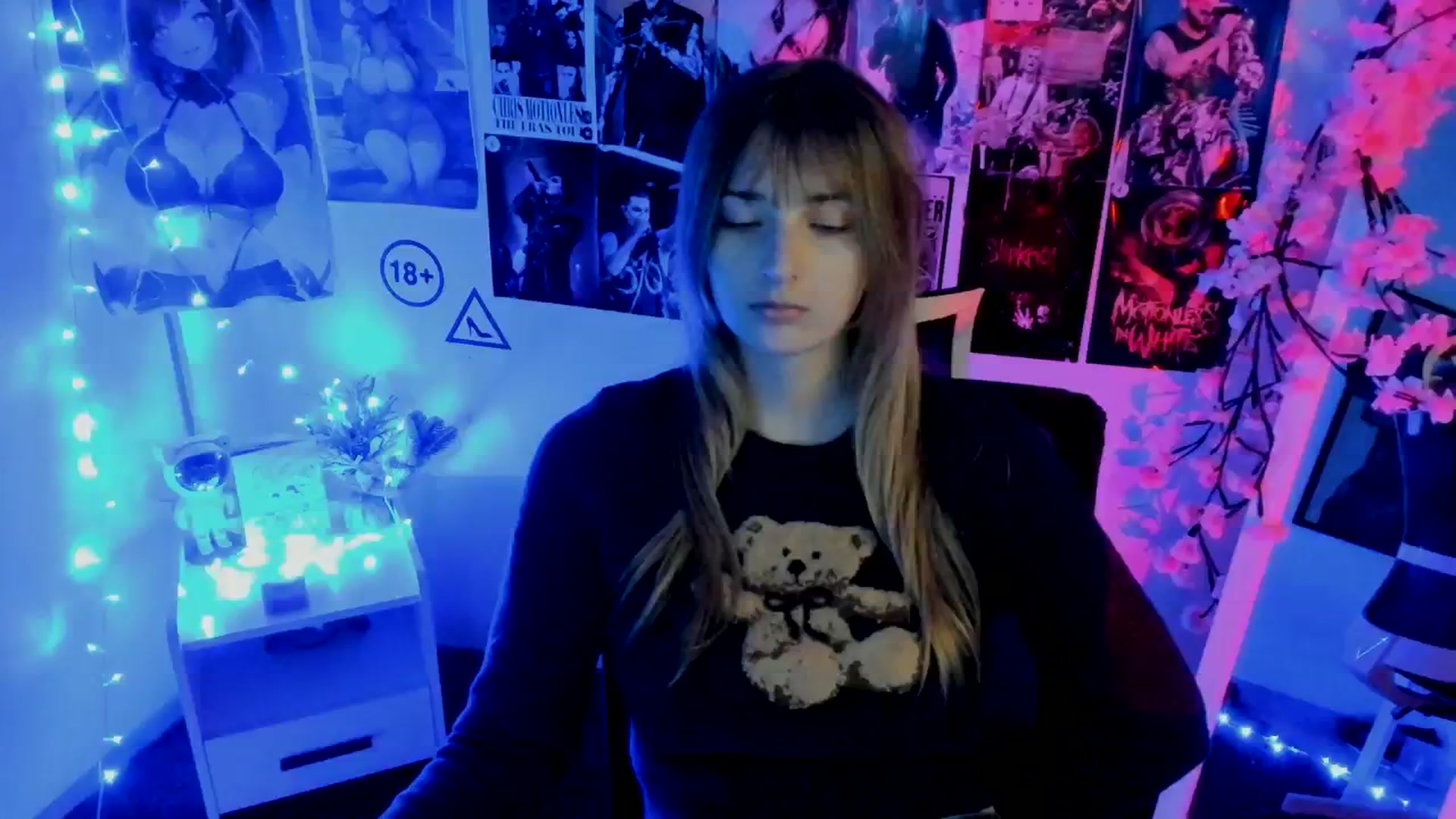 Gallery image thumbnail from Lisa_Star_'s myfreecams stream on, 11/22/2025, 13:41 image 19 of 20