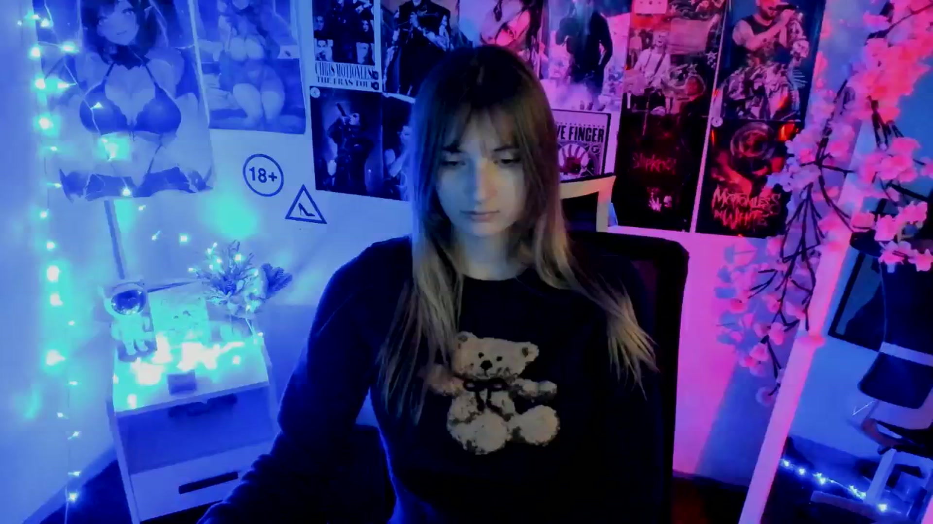 Gallery image thumbnail from Lisa_Star_'s myfreecams stream on, 11/22/2025, 14:41 image 1 of 20