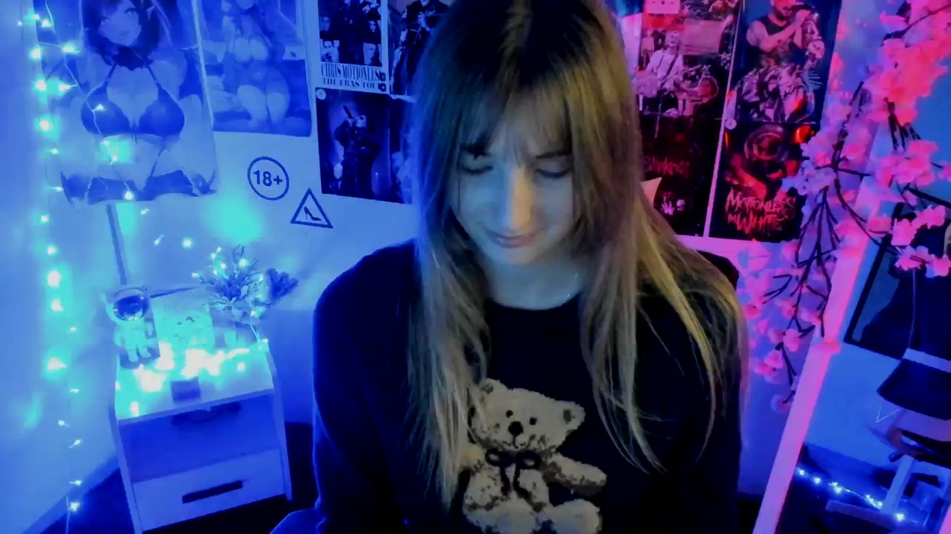 Gallery image thumbnail from Lisa_Star_'s myfreecams stream on, 11/22/2025, 14:41 image 6 of 20