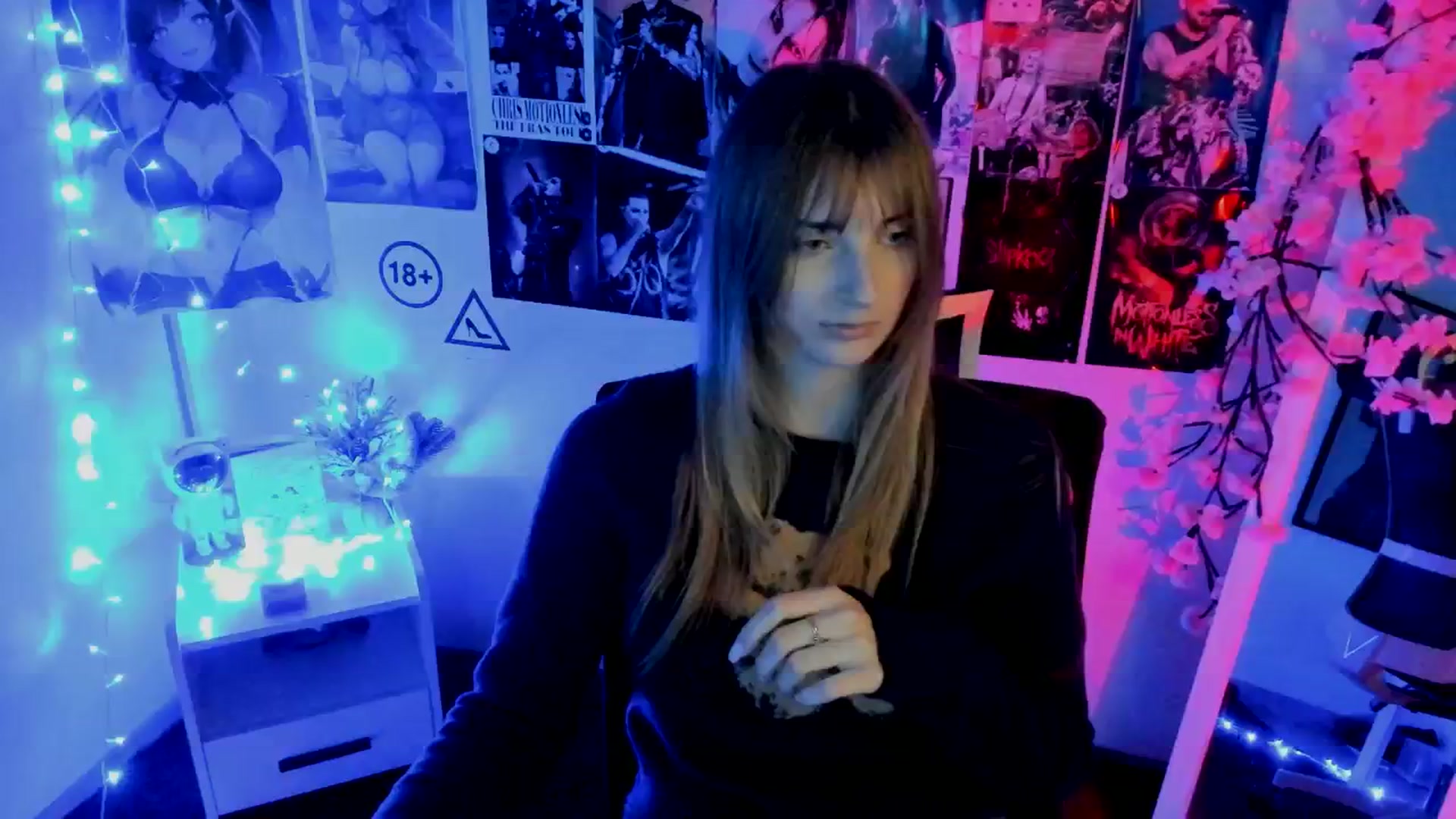 Gallery image thumbnail from Lisa_Star_'s myfreecams stream on, 11/22/2025, 14:41 image 15 of 20