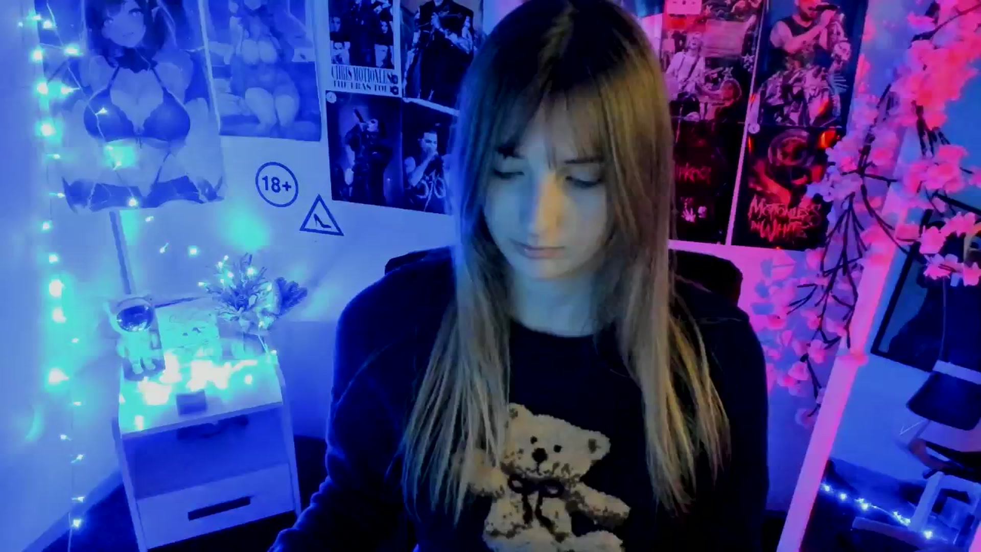 Gallery image thumbnail from Lisa_Star_'s myfreecams stream on, 11/22/2025, 14:41 image 2 of 20