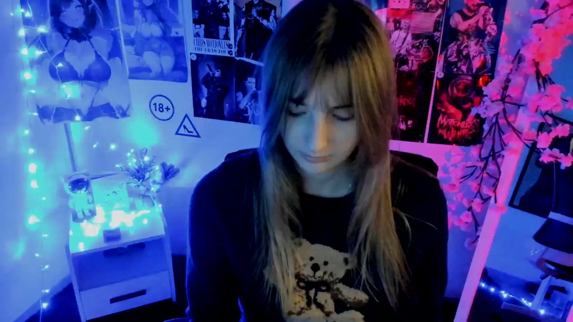 Gallery image thumbnail from Lisa_Star_'s myfreecams stream on, 11/22/2025, 14:41 image 7 of 20