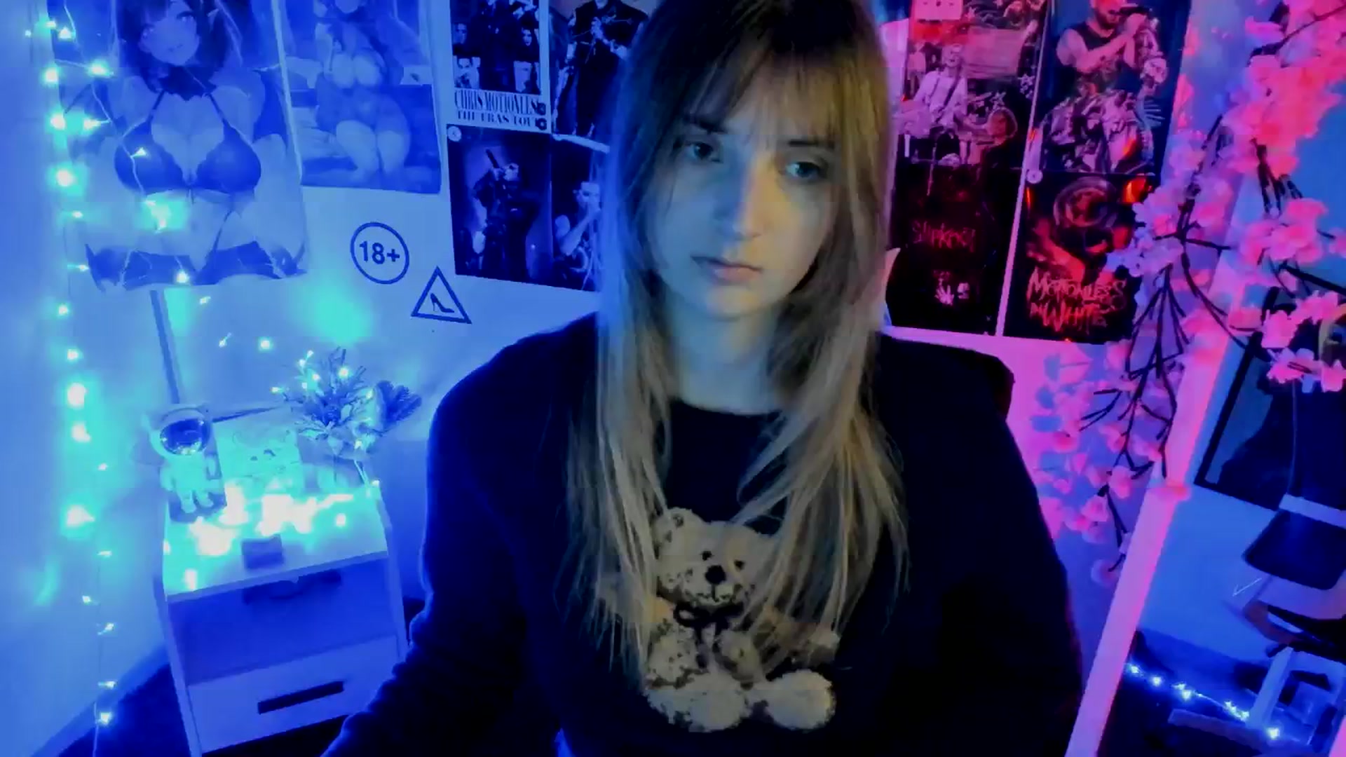 Gallery image thumbnail from Lisa_Star_'s myfreecams stream on, 11/22/2025, 14:41 image 5 of 20