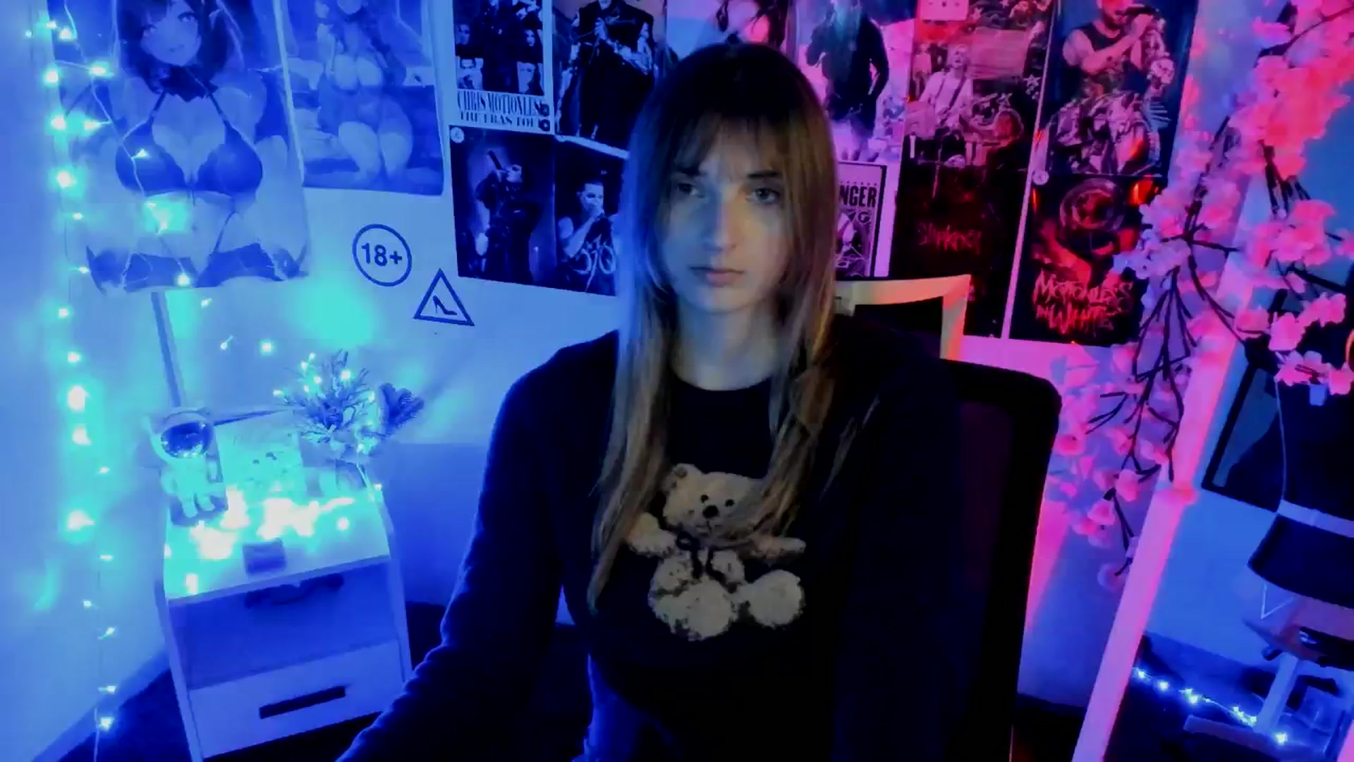 Gallery image thumbnail from Lisa_Star_'s myfreecams stream on, 11/22/2025, 14:41 image 12 of 20