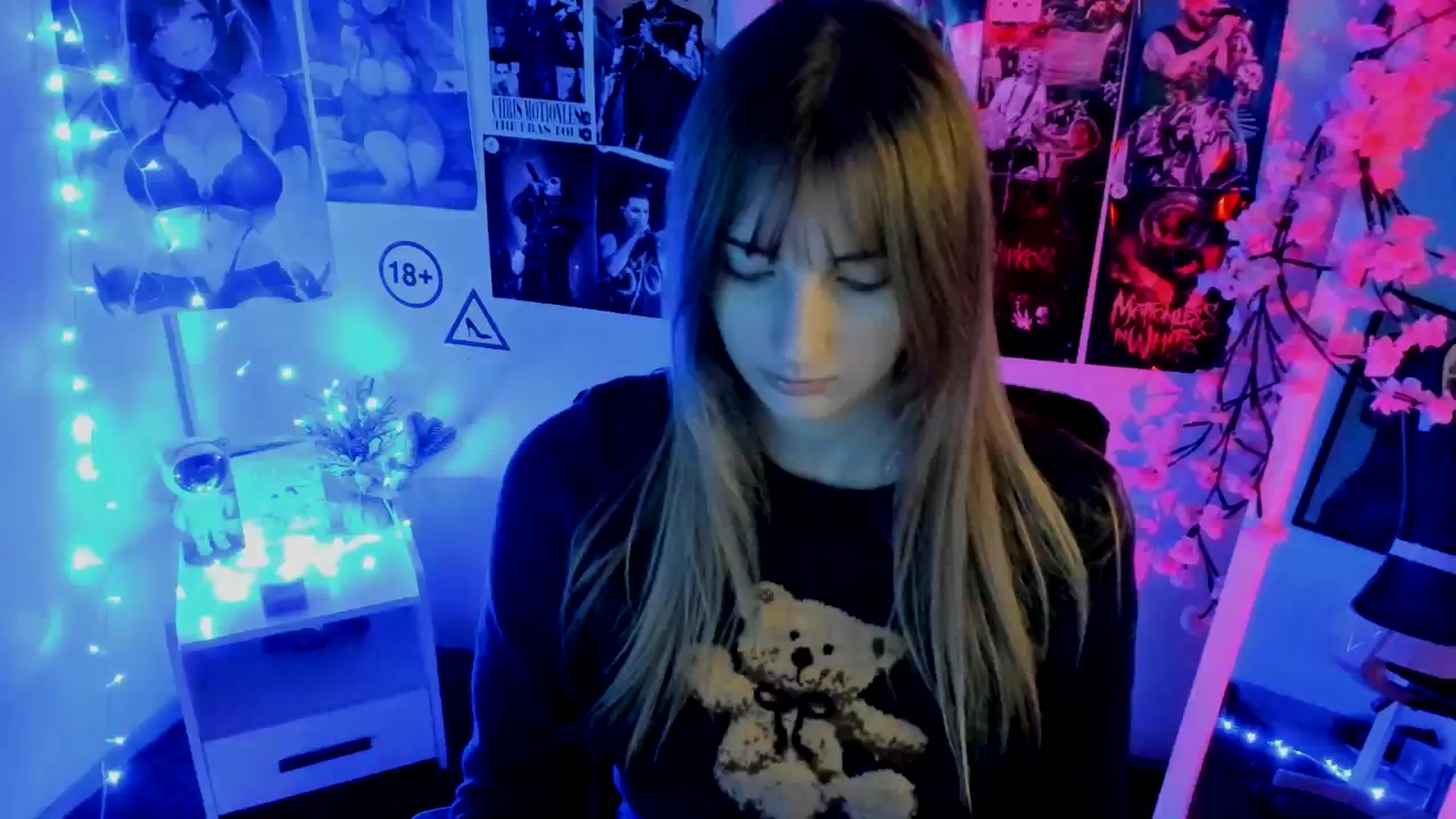 Gallery image thumbnail from Lisa_Star_'s myfreecams stream on, 11/22/2025, 14:41 image 14 of 20
