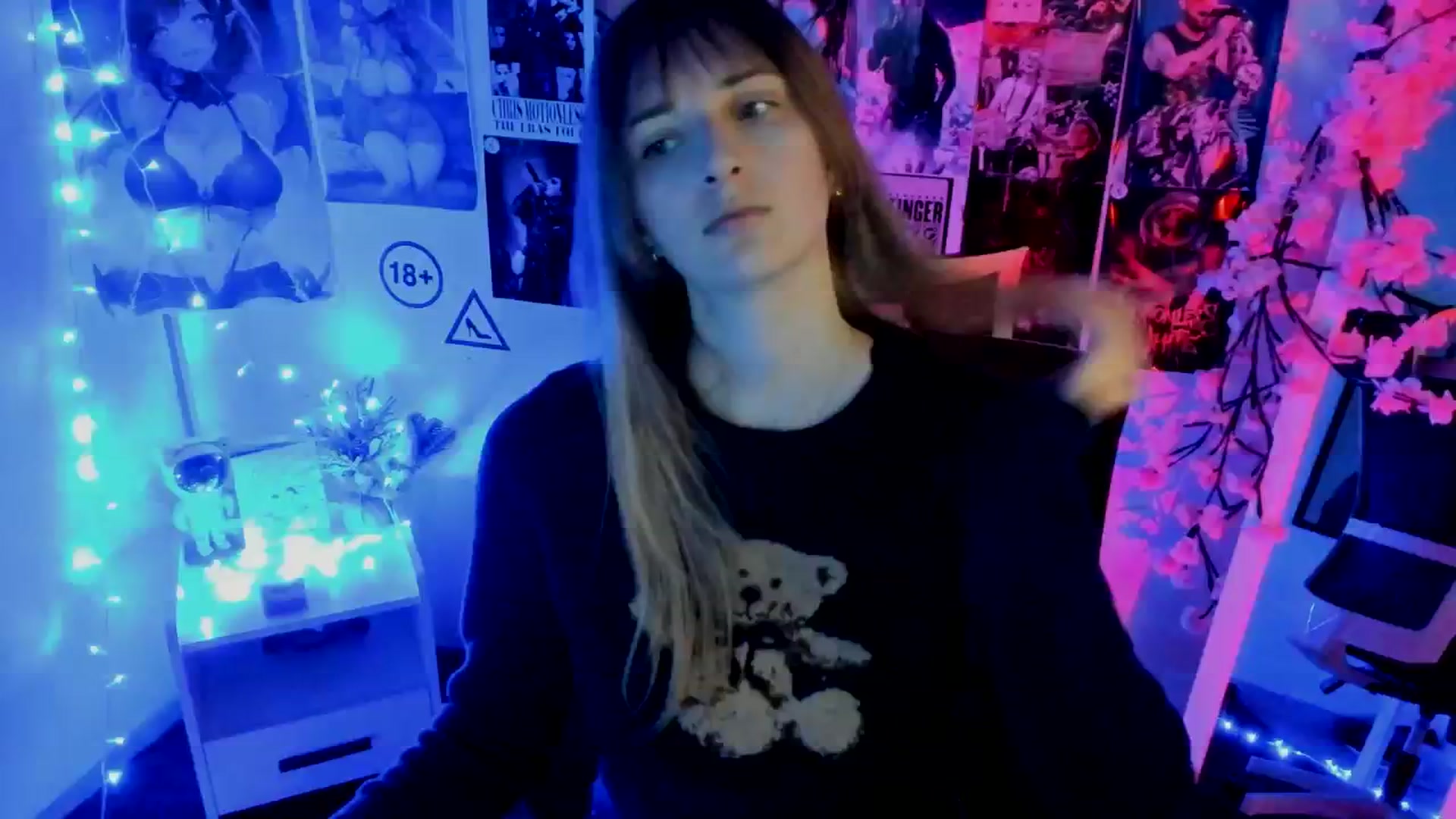 Gallery image thumbnail from Lisa_Star_'s myfreecams stream on, 11/22/2025, 14:41 image 18 of 20