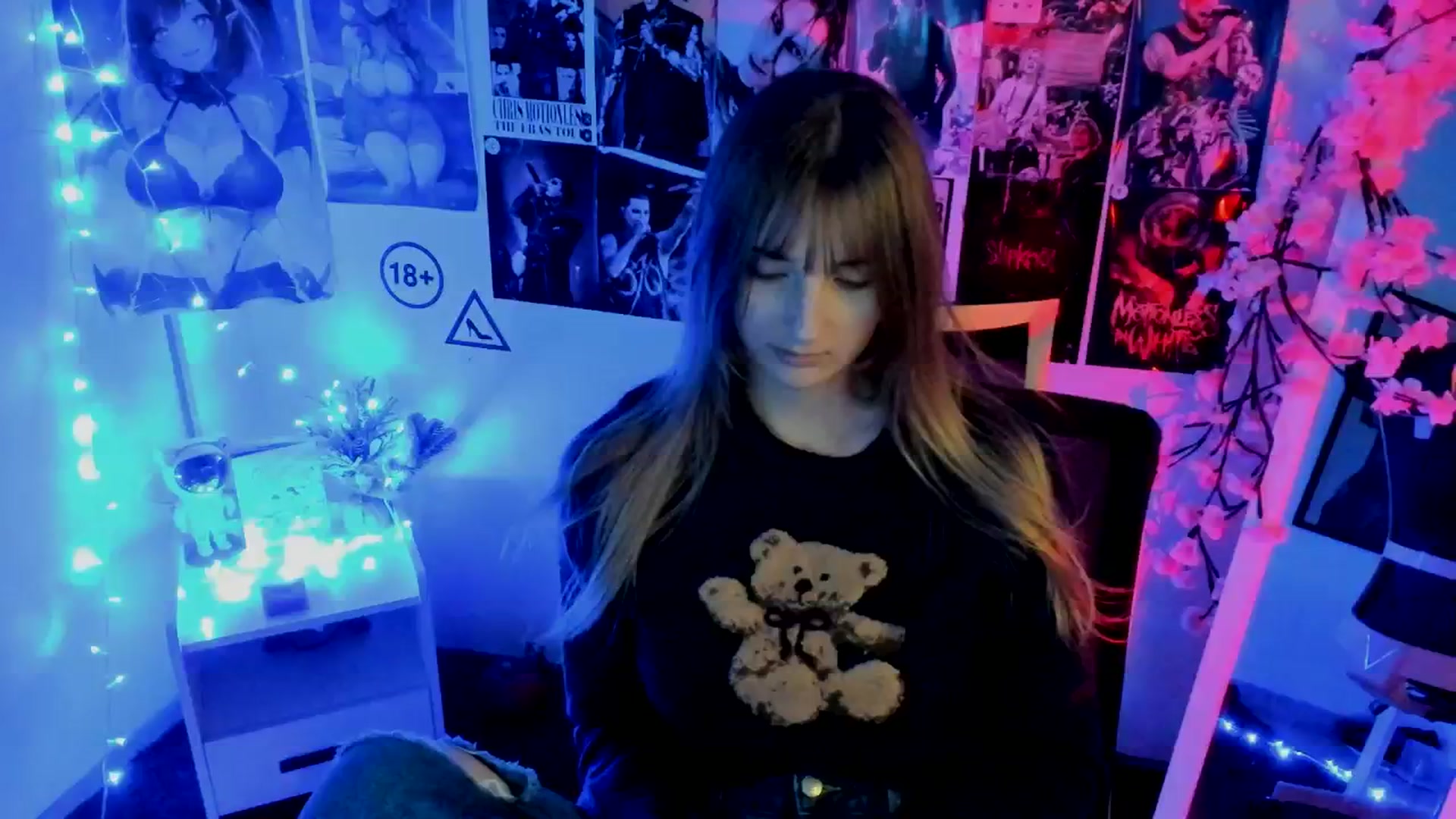 Gallery image thumbnail from Lisa_Star_'s myfreecams stream on, 11/22/2025, 15:26 image 1 of 20