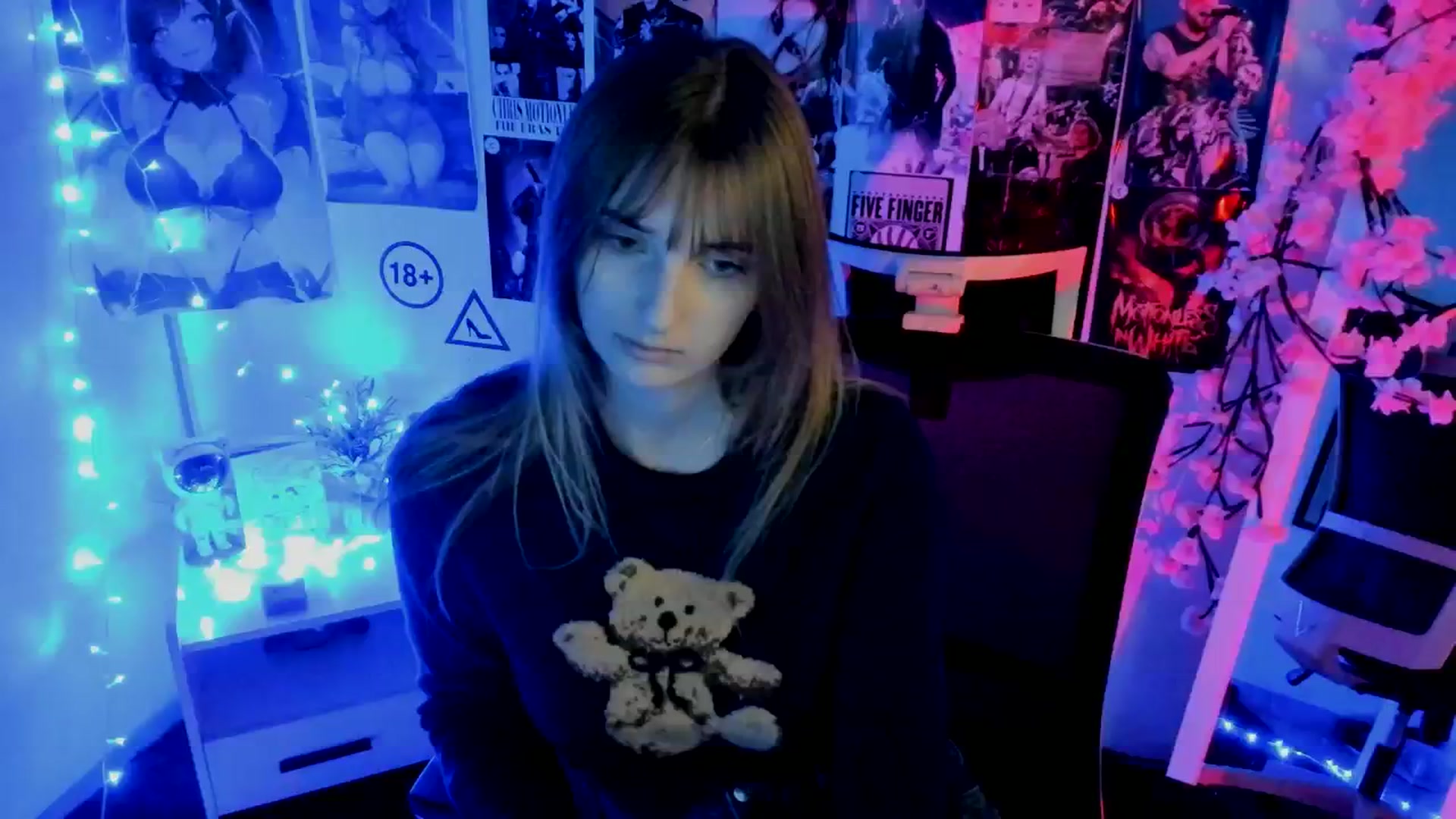 Gallery image thumbnail from Lisa_Star_'s myfreecams stream on, 11/22/2025, 15:26 image 16 of 20