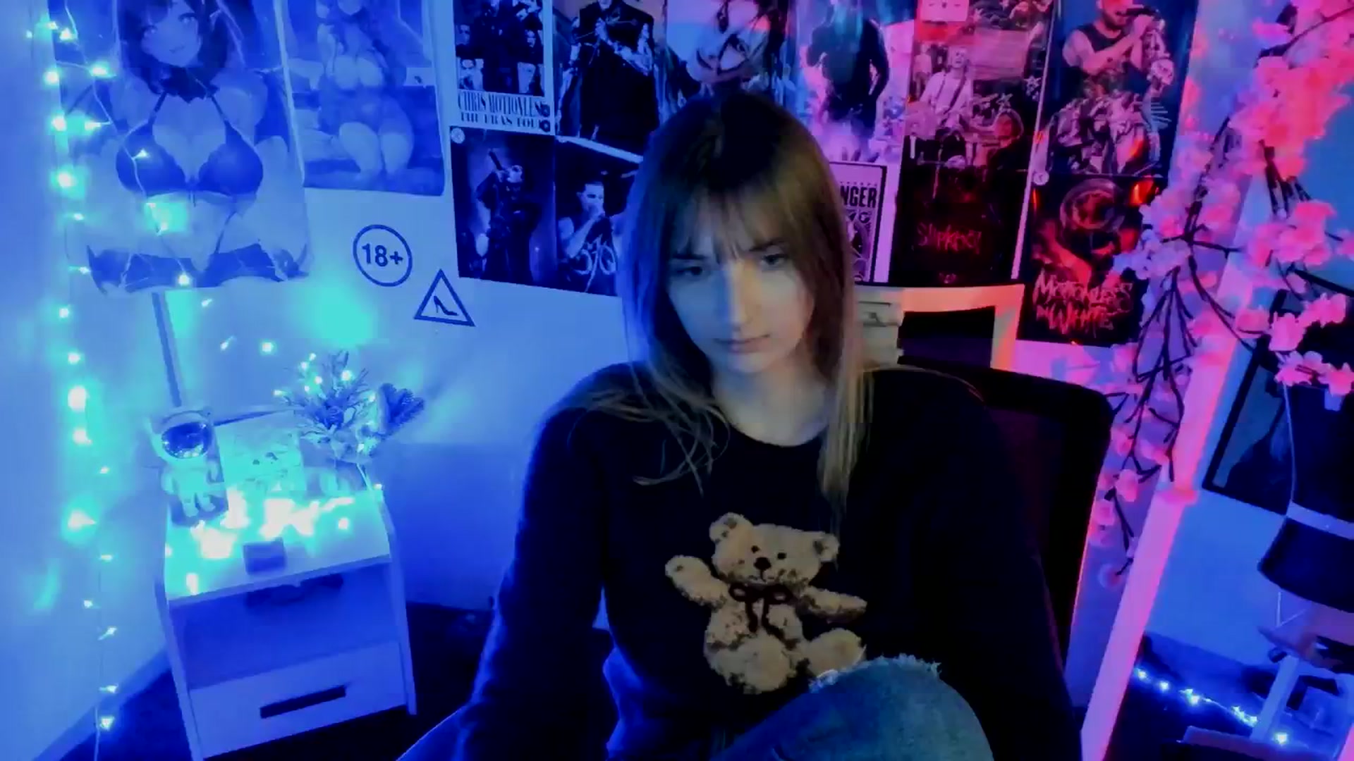 Gallery image thumbnail from Lisa_Star_'s myfreecams stream on, 11/22/2025, 15:26 image 14 of 20