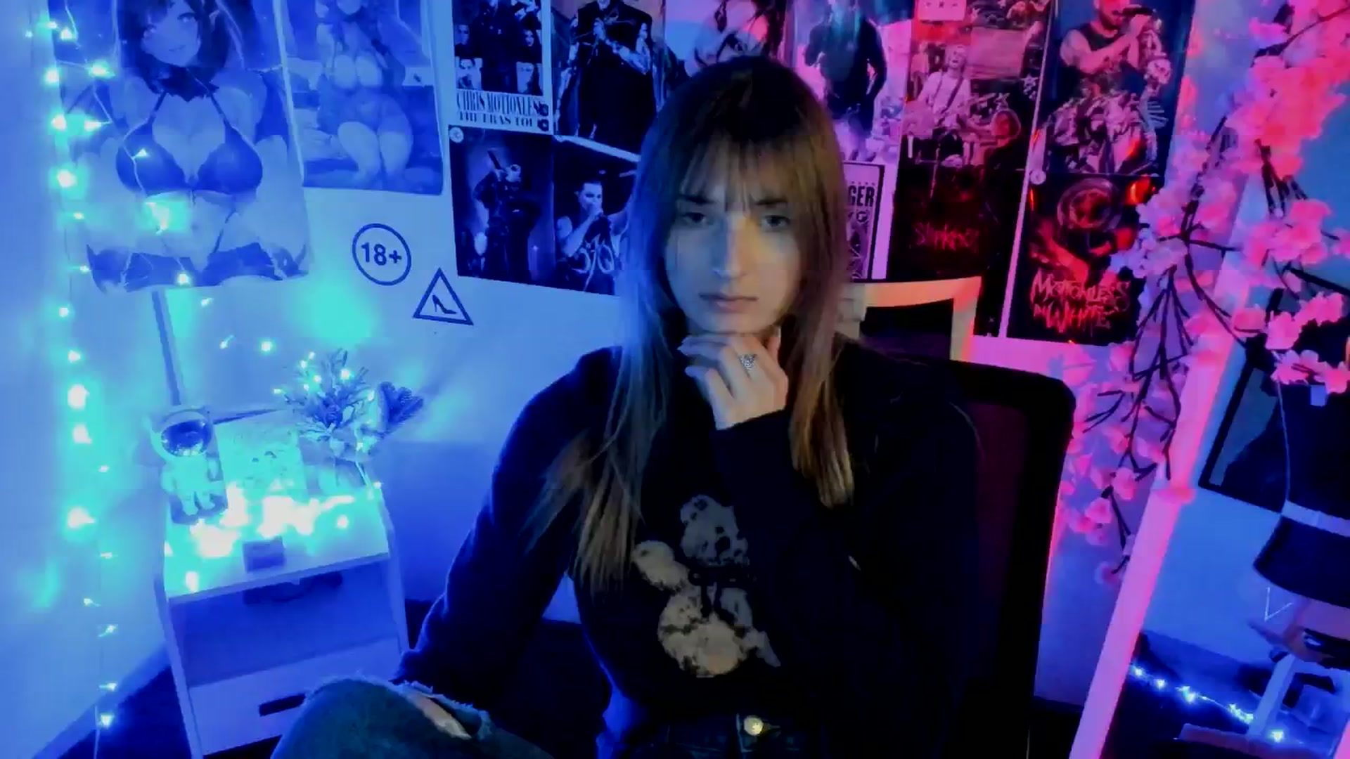 Gallery image thumbnail from Lisa_Star_'s myfreecams stream on, 11/22/2025, 15:26 image 3 of 20