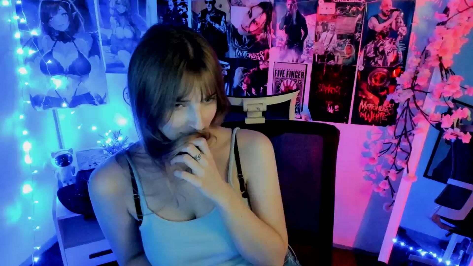 Gallery image thumbnail from Lisa_Star_'s myfreecams stream on, 11/23/2025, 17:14 image 18 of 20