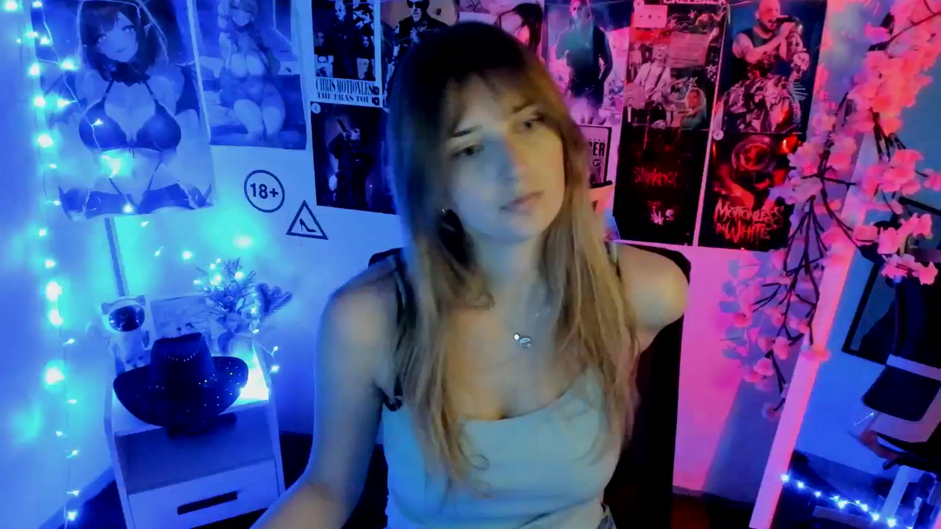 Gallery image thumbnail from Lisa_Star_'s myfreecams stream on, 11/23/2025, 17:14 image 16 of 20