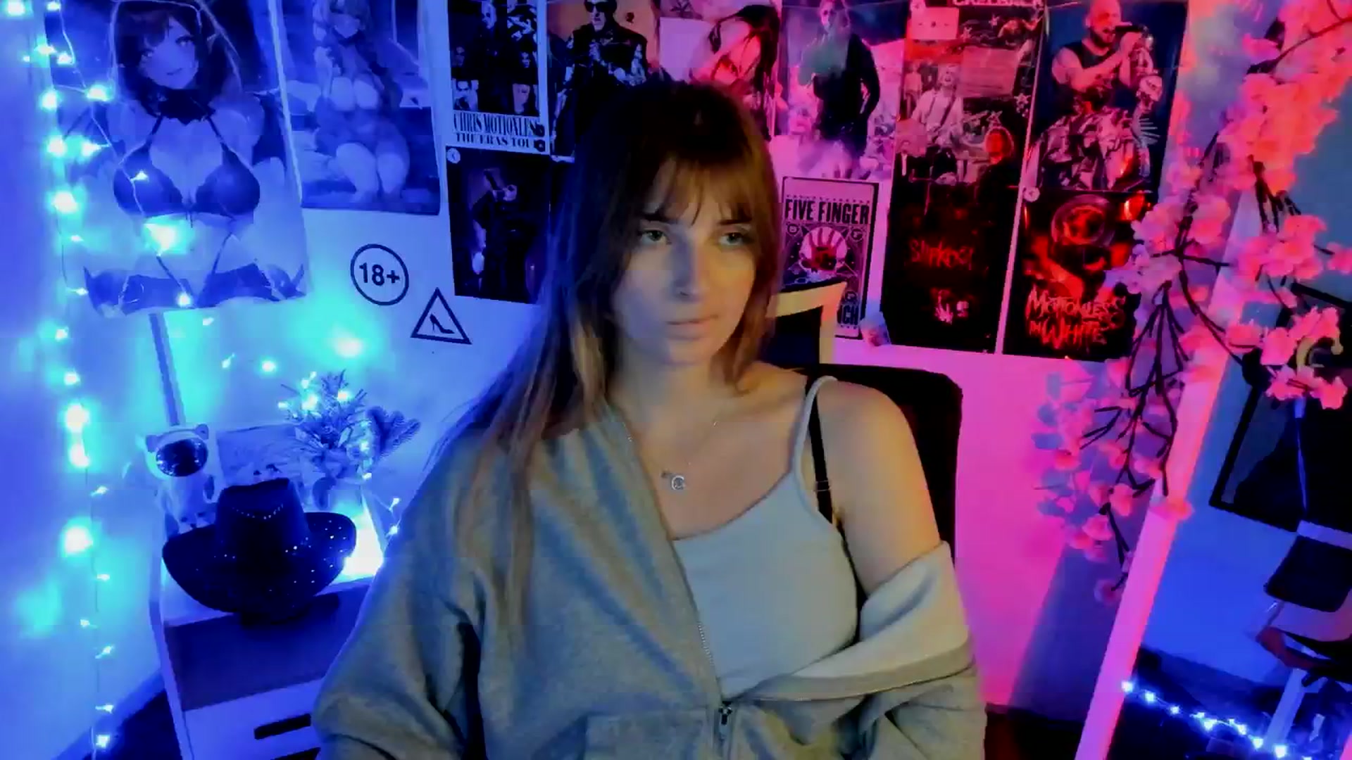 Gallery image thumbnail from Lisa_Star_'s myfreecams stream on, 11/23/2025, 17:44 image 18 of 20