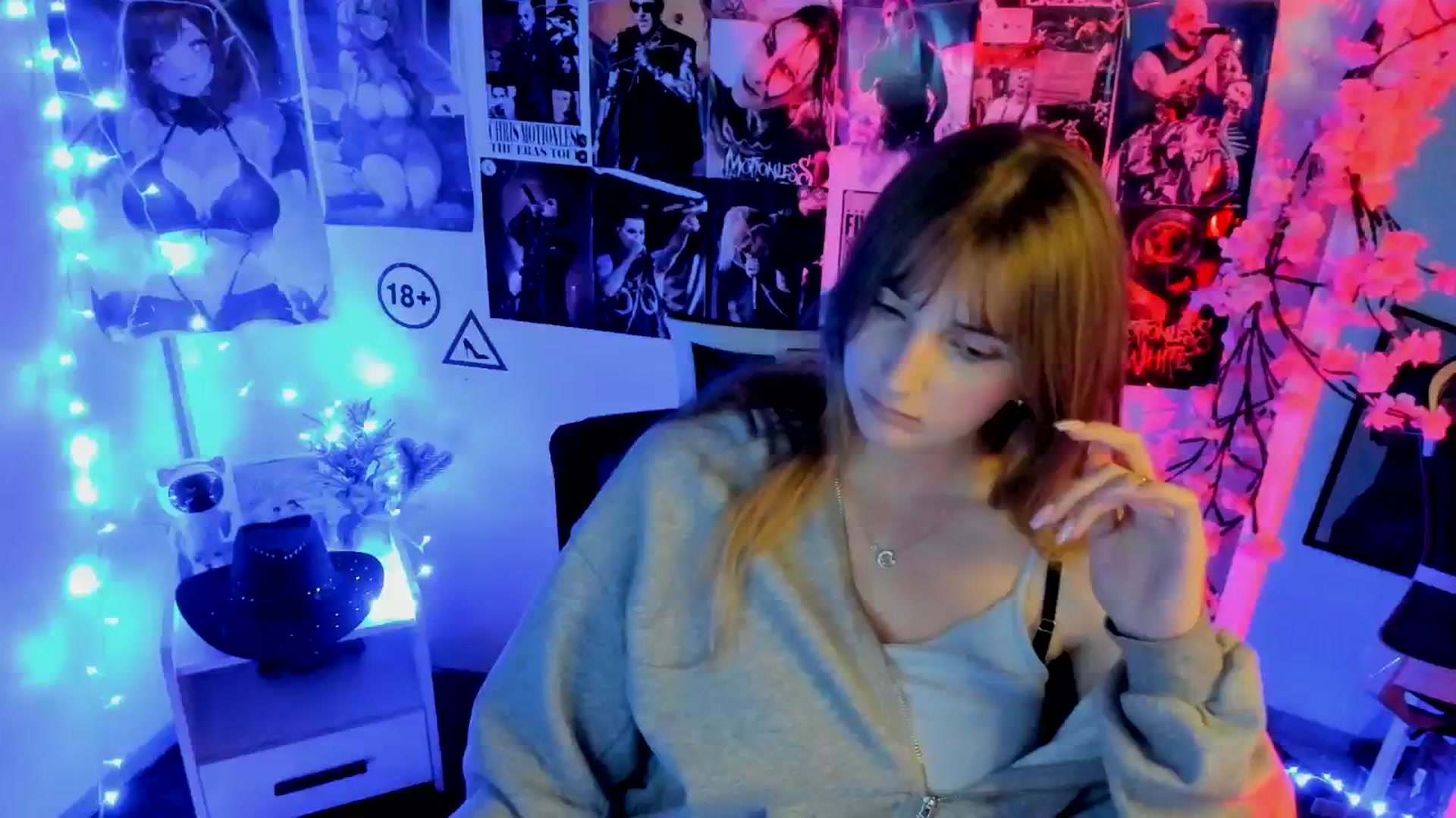 Gallery image thumbnail from Lisa_Star_'s myfreecams stream on, 11/23/2025, 17:44 image 6 of 20
