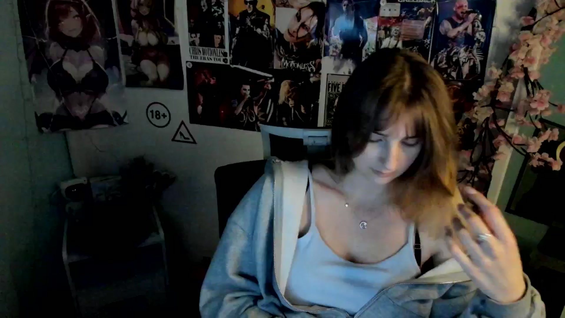 Gallery image thumbnail from Lisa_Star_'s myfreecams stream on, 11/23/2025, 18:47 image 12 of 20