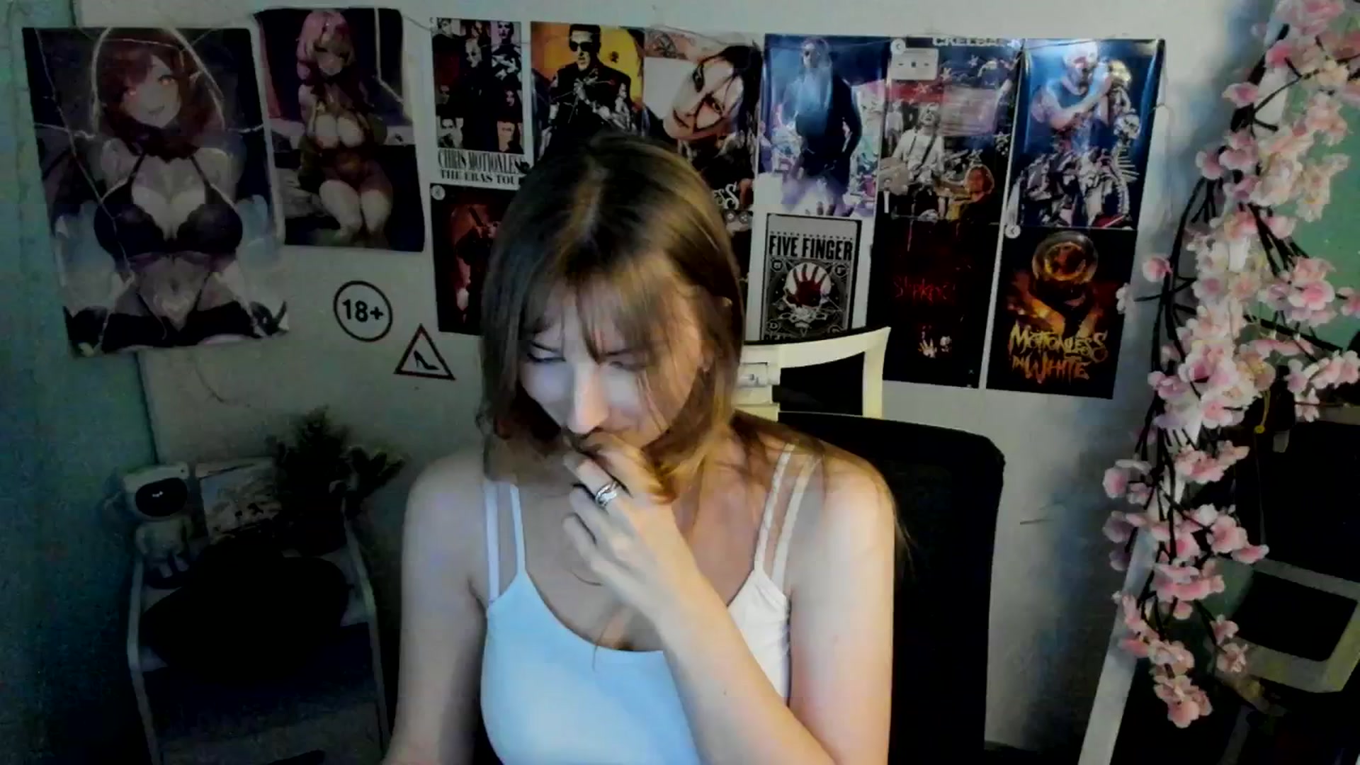 Gallery image thumbnail from Lisa_Star_'s myfreecams stream on, 11/27/2025, 18:56 image 20 of 20