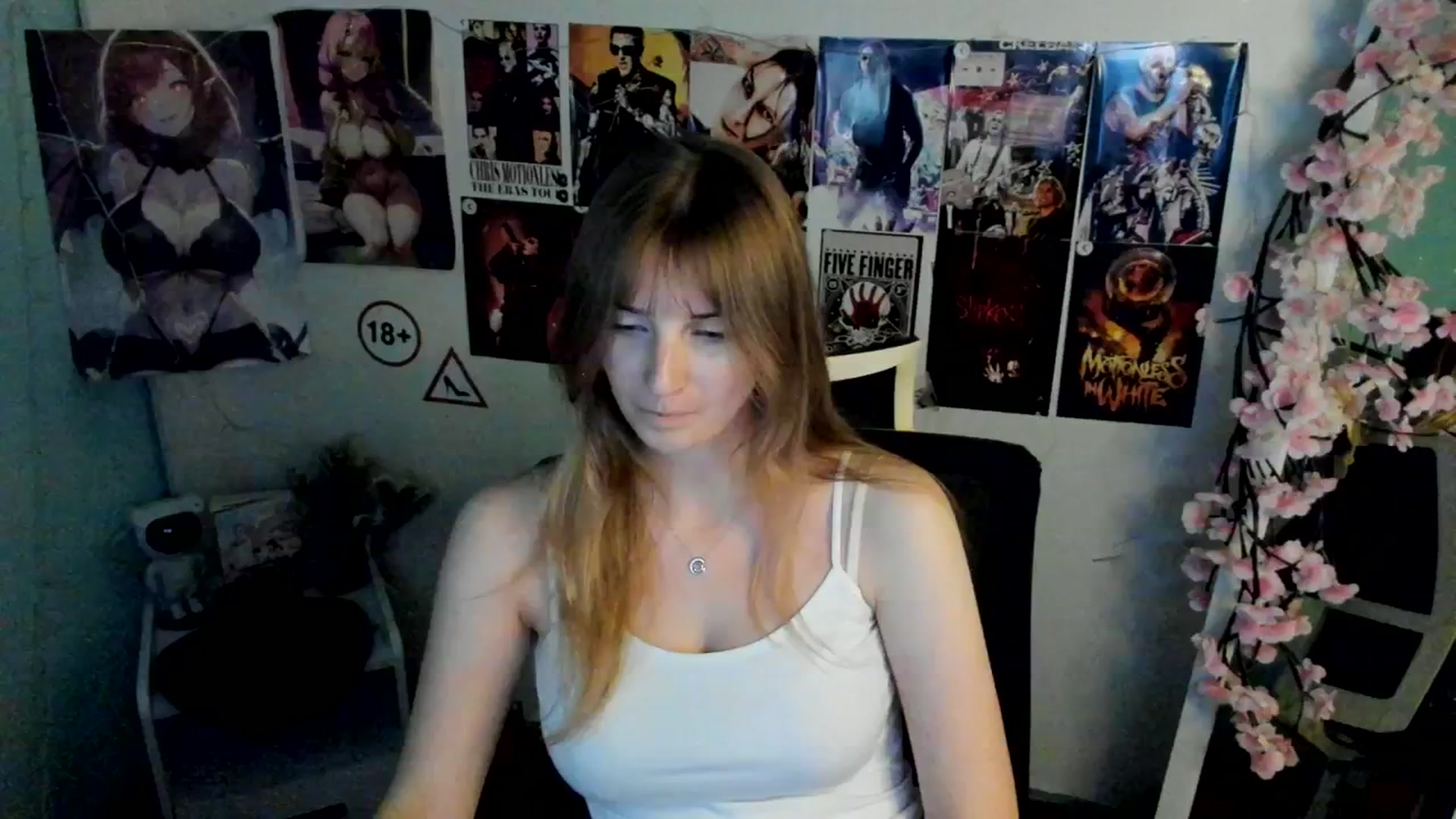 Gallery image thumbnail from Lisa_Star_'s myfreecams stream on, 11/27/2025, 18:56 image 12 of 20