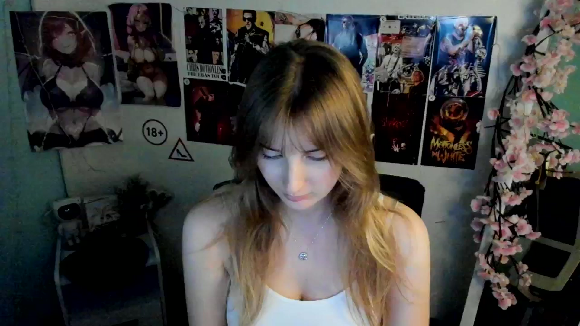 Gallery image thumbnail from Lisa_Star_'s myfreecams stream on, 11/27/2025, 18:56 image 9 of 20