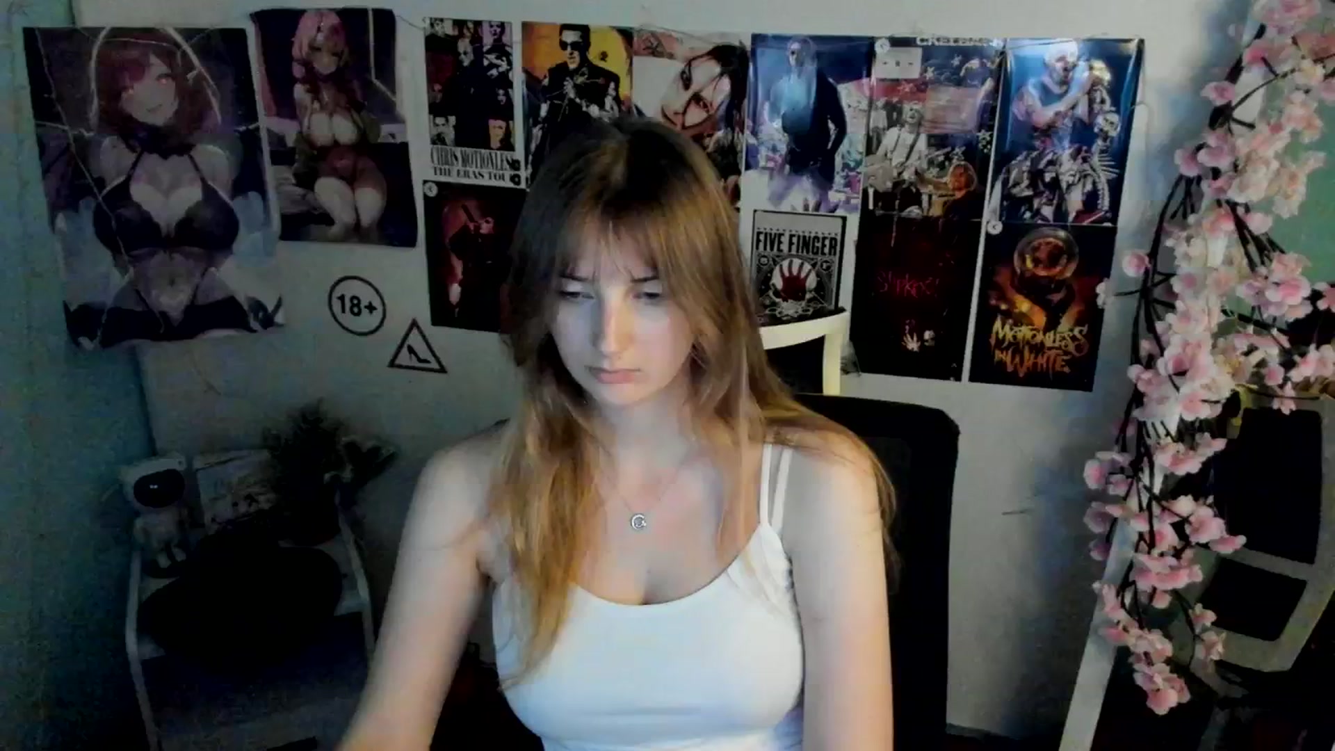 Gallery image thumbnail from Lisa_Star_'s myfreecams stream on, 11/27/2025, 18:56 image 10 of 20