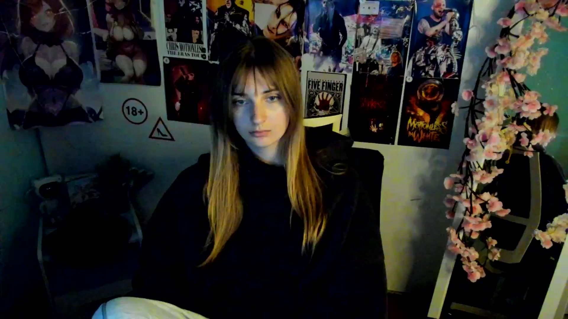 Gallery image thumbnail from Lisa_Star_'s myfreecams stream on, 11/29/2025, 15:02 image 11 of 20
