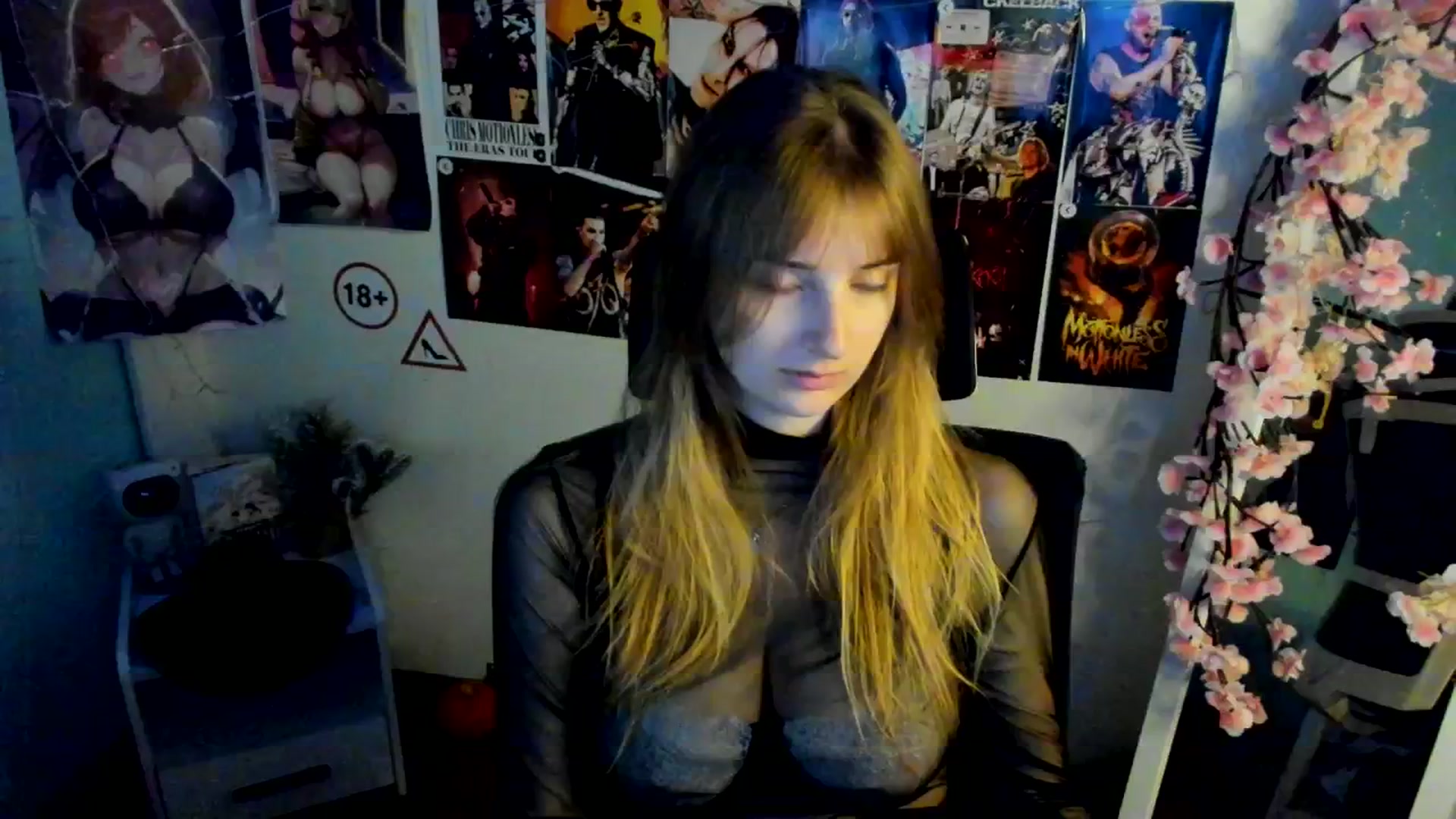 Gallery image thumbnail from Lisa_Star_'s myfreecams stream on, 11/30/2025, 07:20 image 13 of 20