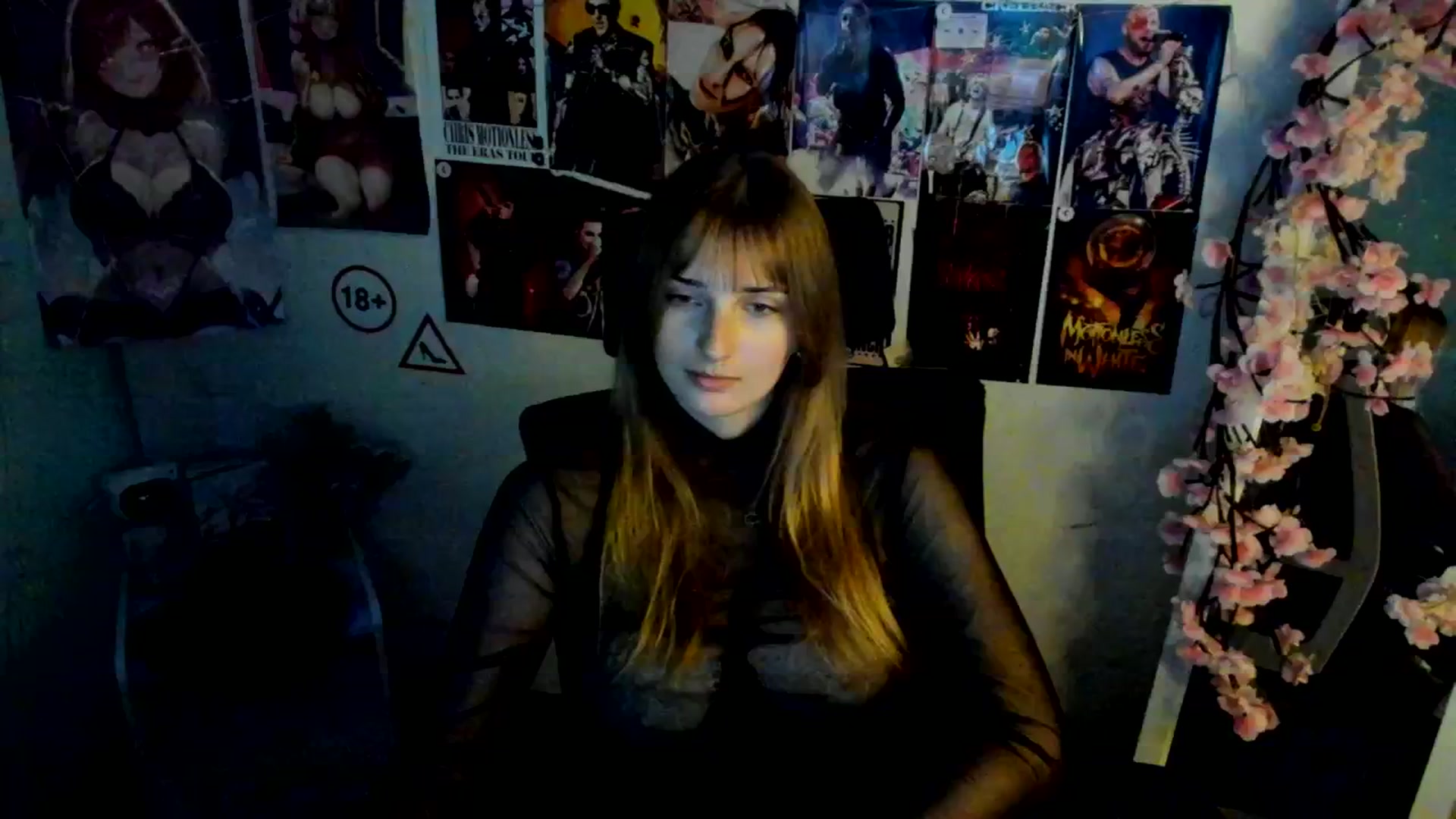 Gallery image thumbnail from Lisa_Star_'s myfreecams stream on, 11/30/2025, 10:20 image 19 of 20