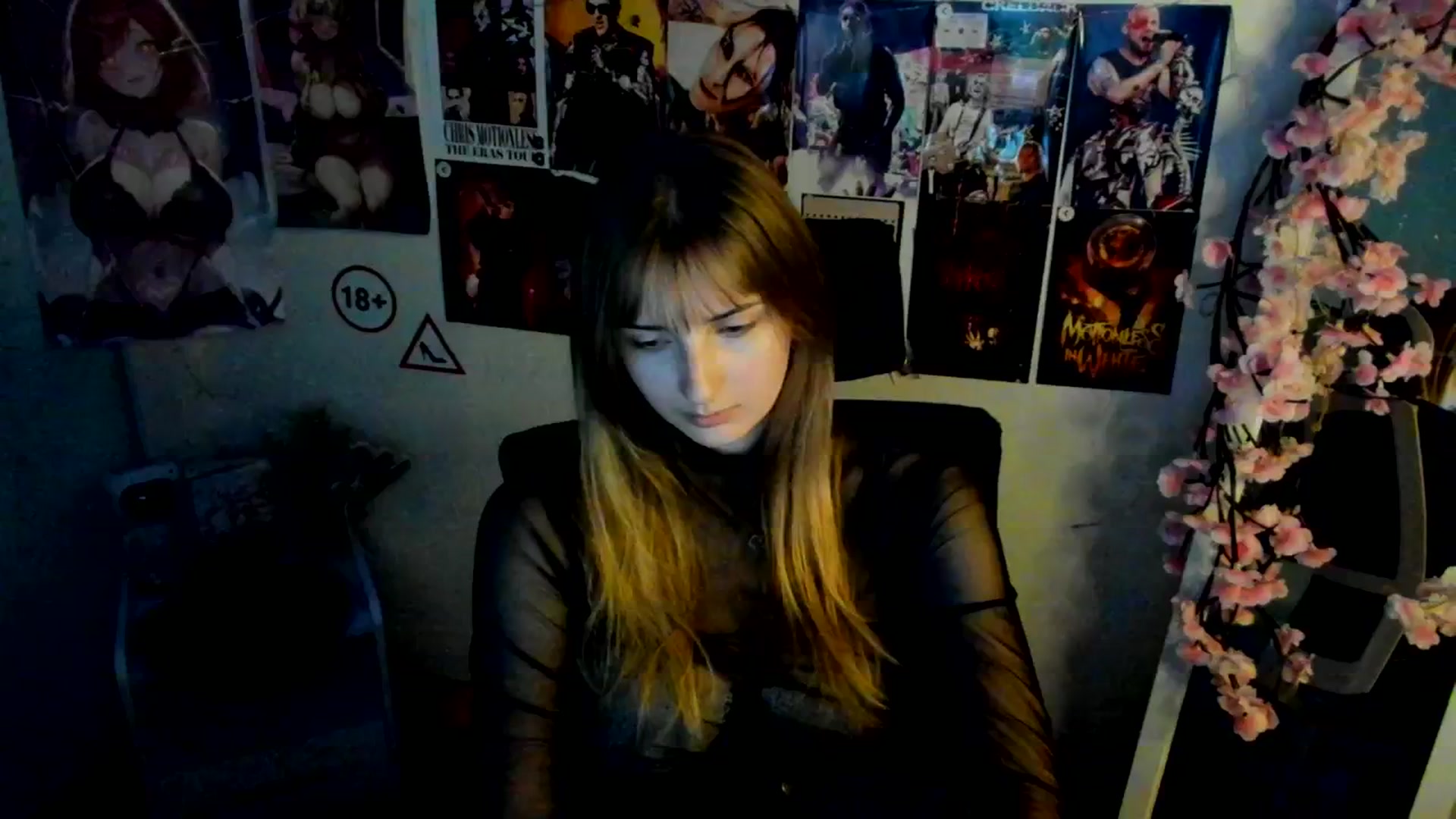 Gallery image thumbnail from Lisa_Star_'s myfreecams stream on, 11/30/2025, 10:20 image 14 of 20