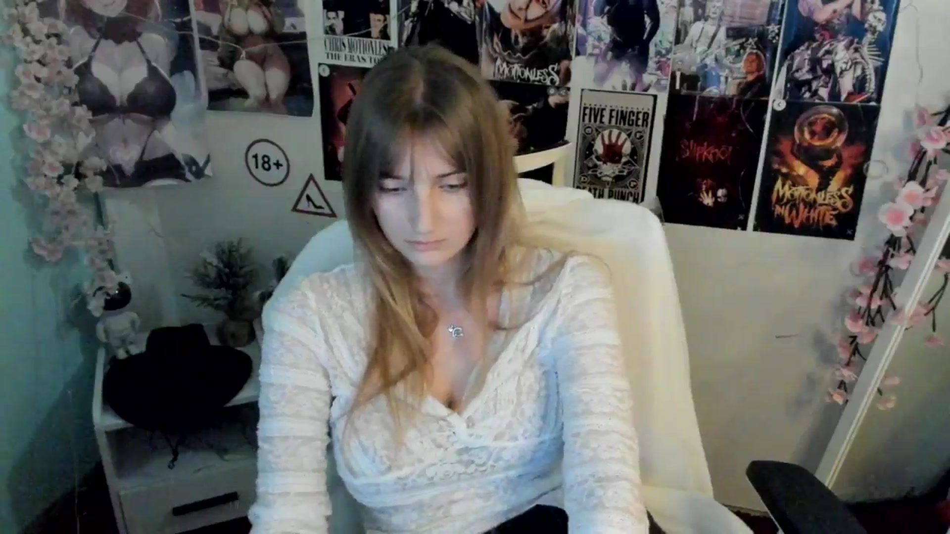 Gallery image thumbnail from Lisa_Star_'s myfreecams stream on, 12/07/2025, 18:47 image 9 of 20