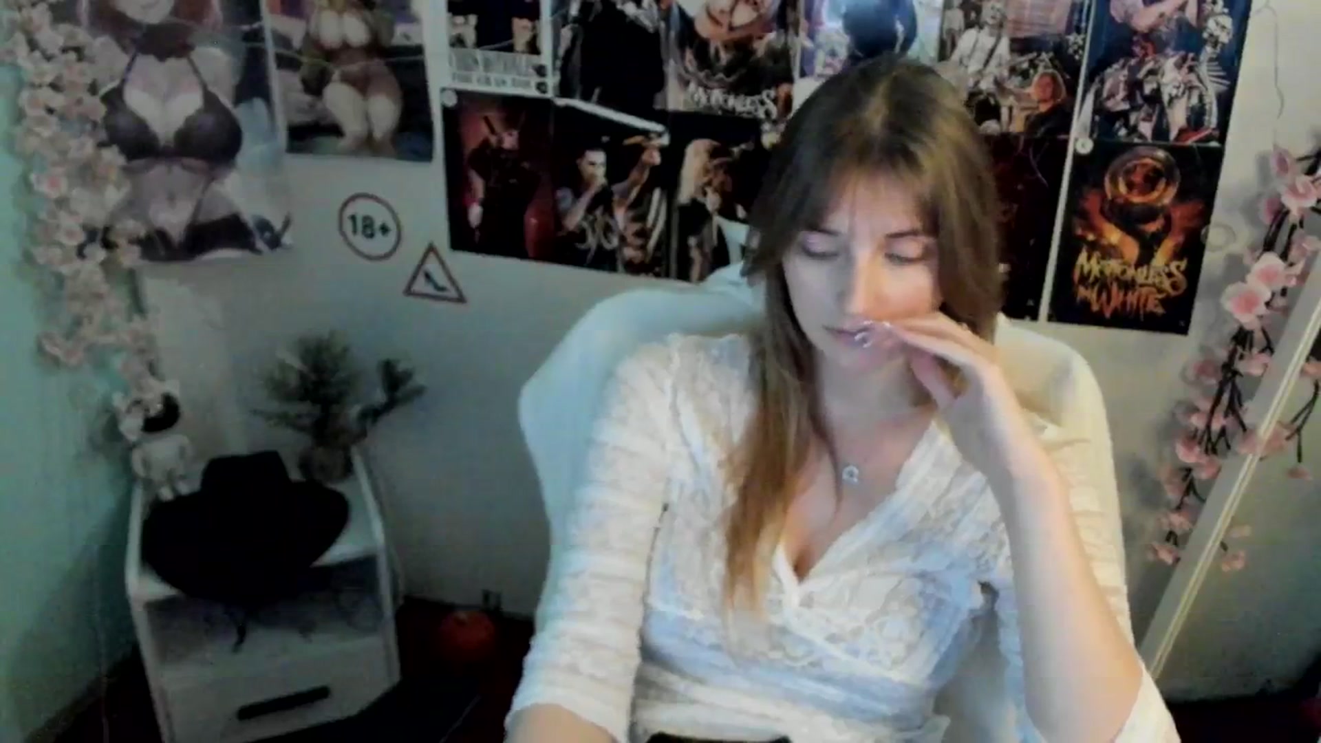 Gallery image thumbnail from Lisa_Star_'s myfreecams stream on, 12/07/2025, 18:47 image 14 of 20