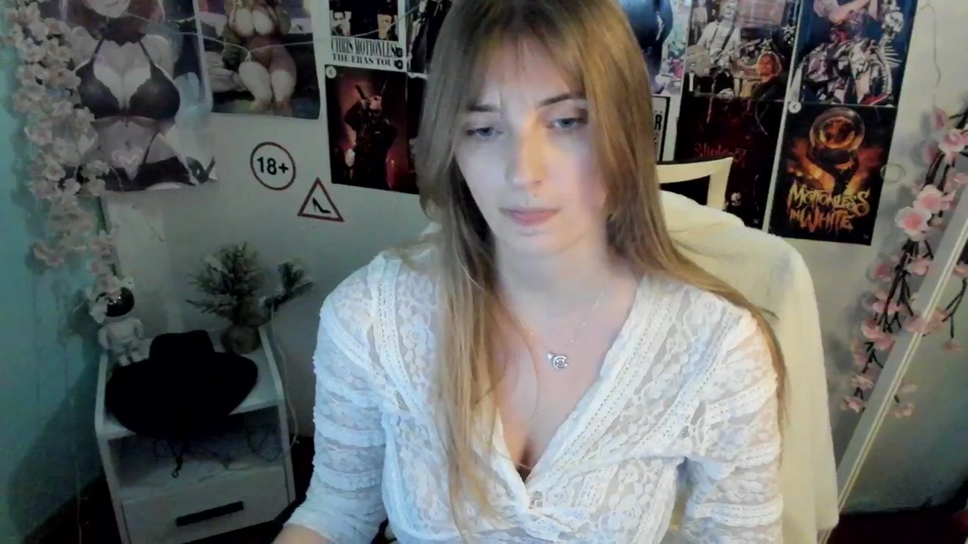Gallery image thumbnail from Lisa_Star_'s myfreecams stream on, 12/07/2025, 18:47 image 15 of 20
