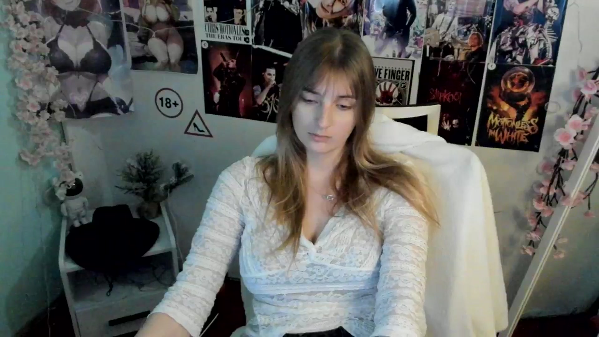 Gallery image thumbnail from Lisa_Star_'s myfreecams stream on, 12/07/2025, 18:47 image 17 of 20