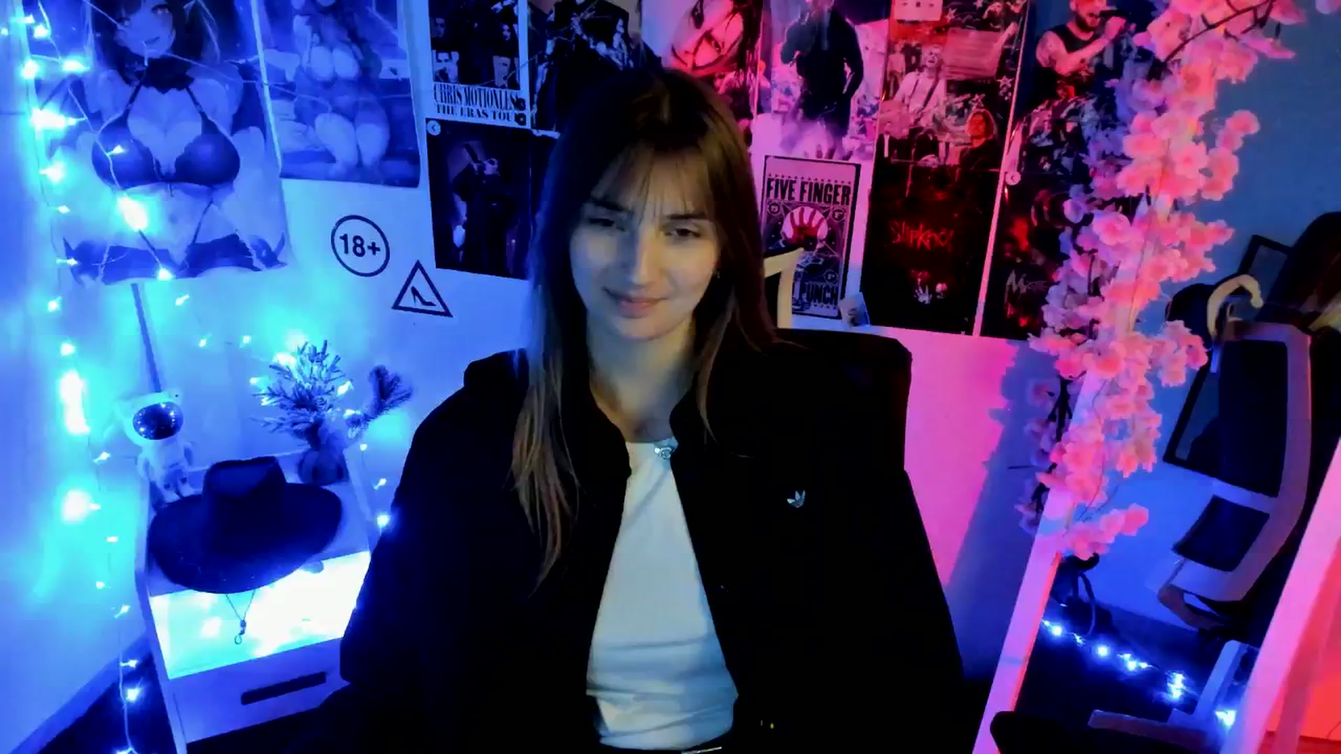 Gallery image thumbnail from Lisa_Star_'s myfreecams stream on, 12/09/2025, 14:04 image 18 of 20