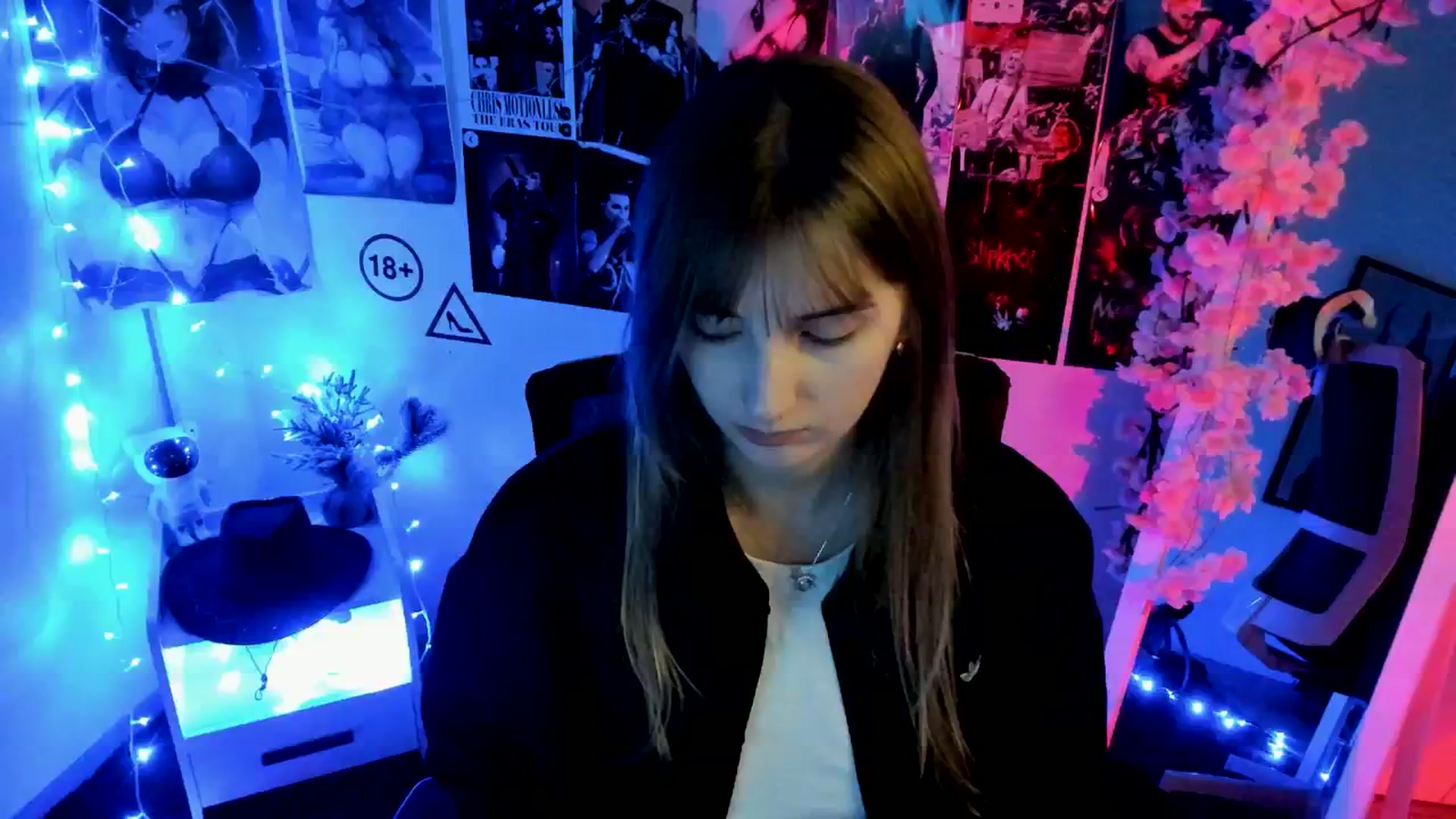Gallery image thumbnail from Lisa_Star_'s myfreecams stream on, 12/09/2025, 14:04 image 3 of 20